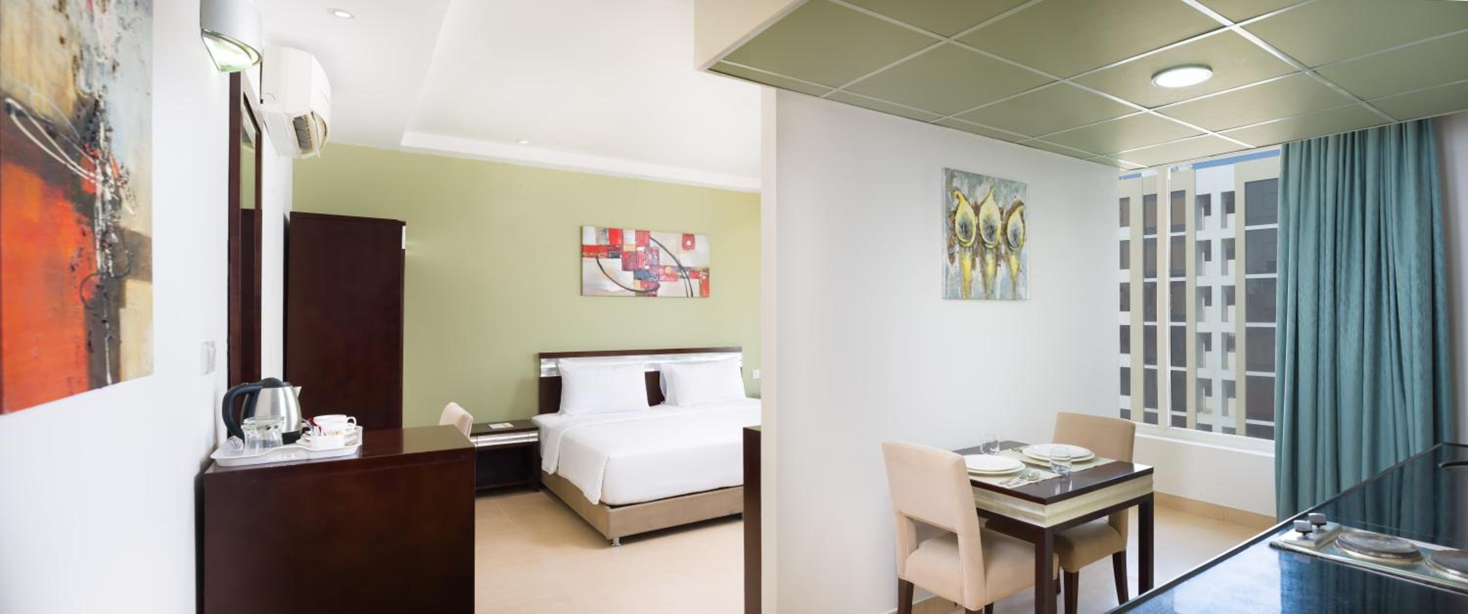 Deluxe King Suite