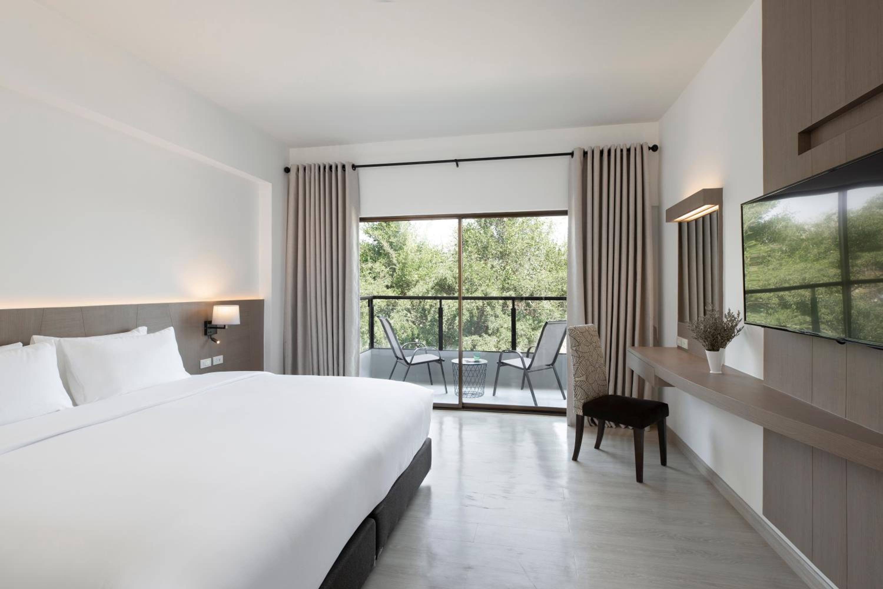Superior King Room photo 2