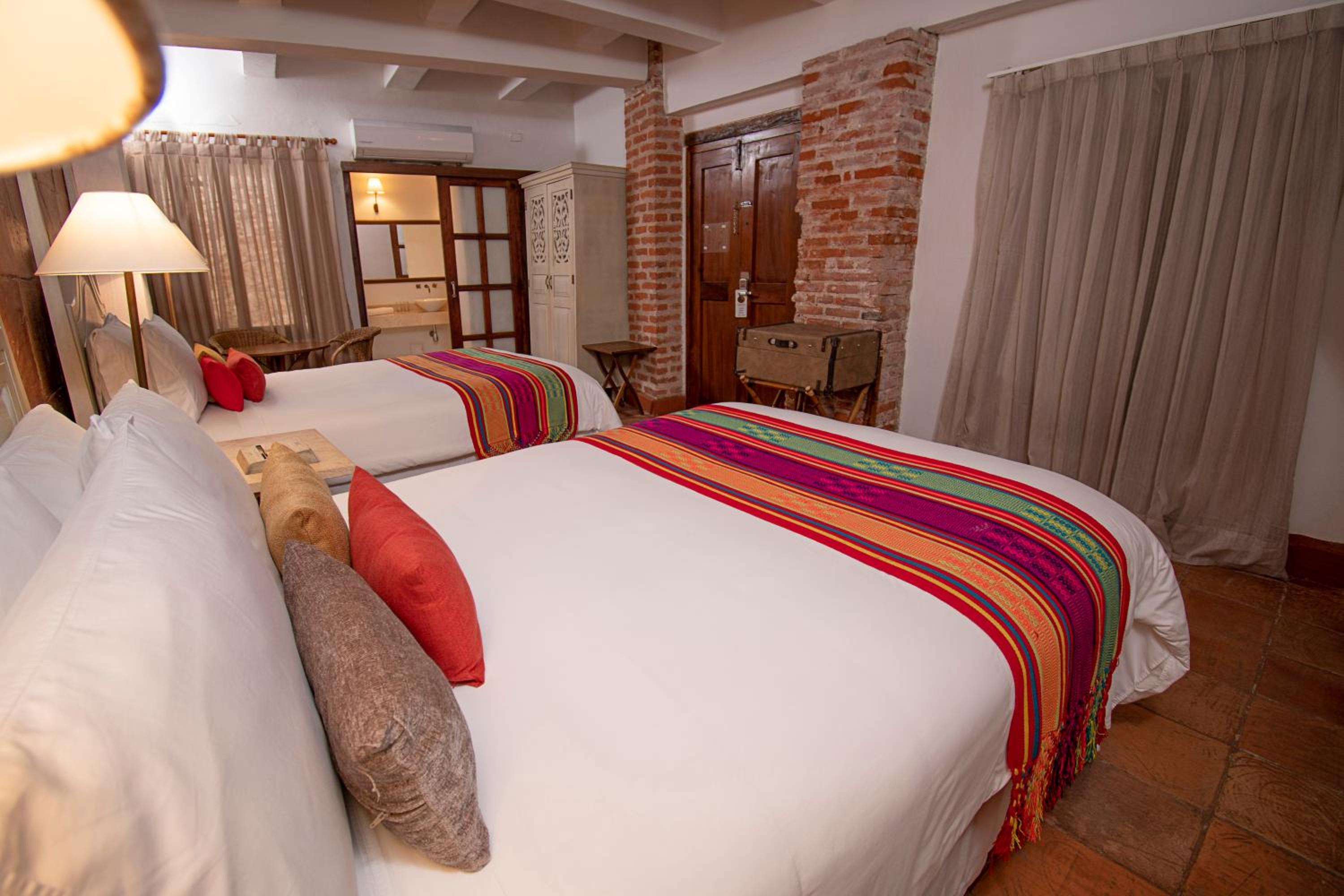 2 Queen Beds-Premium Room - Photo 3