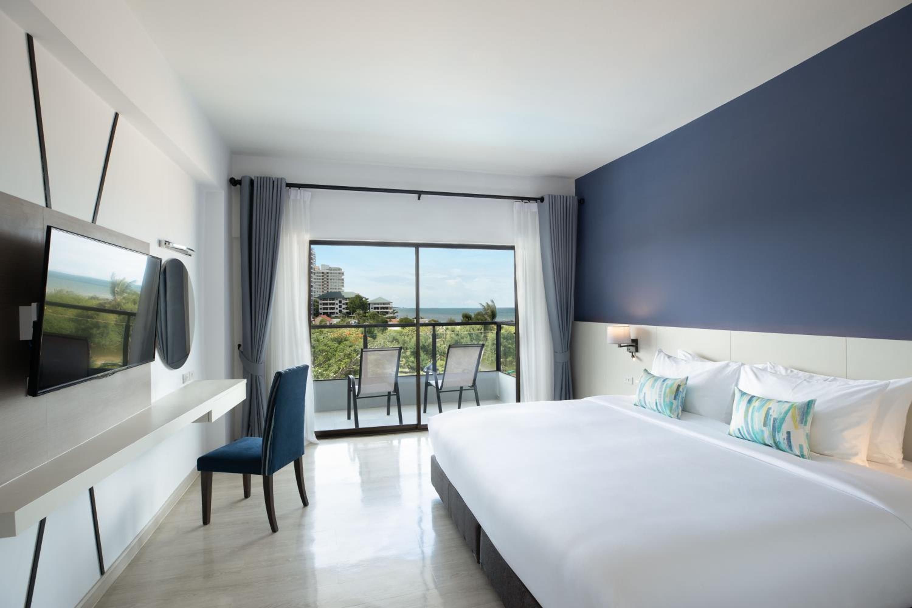 King Room with Ocean View photo 2