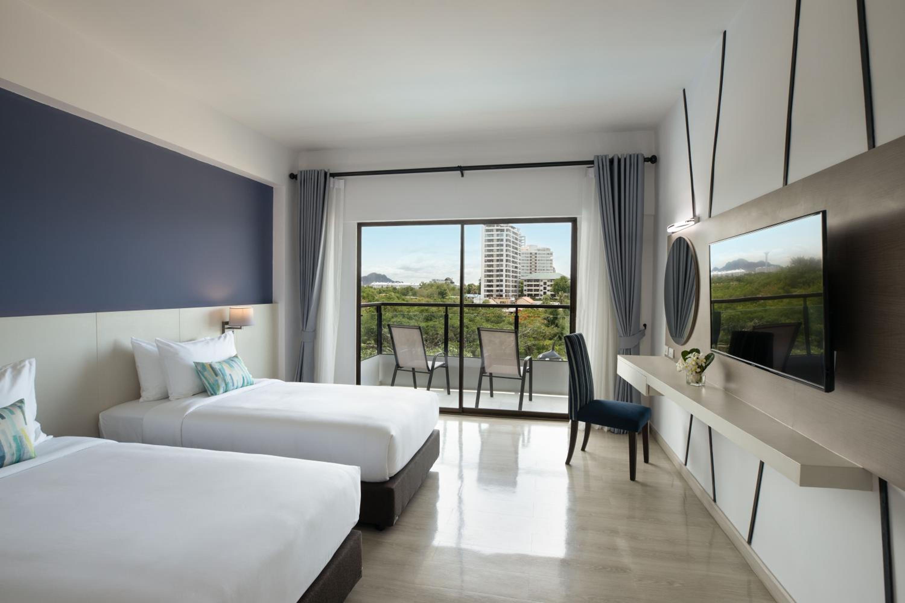 Deluxe Twin Room with Ocean View   photo 3