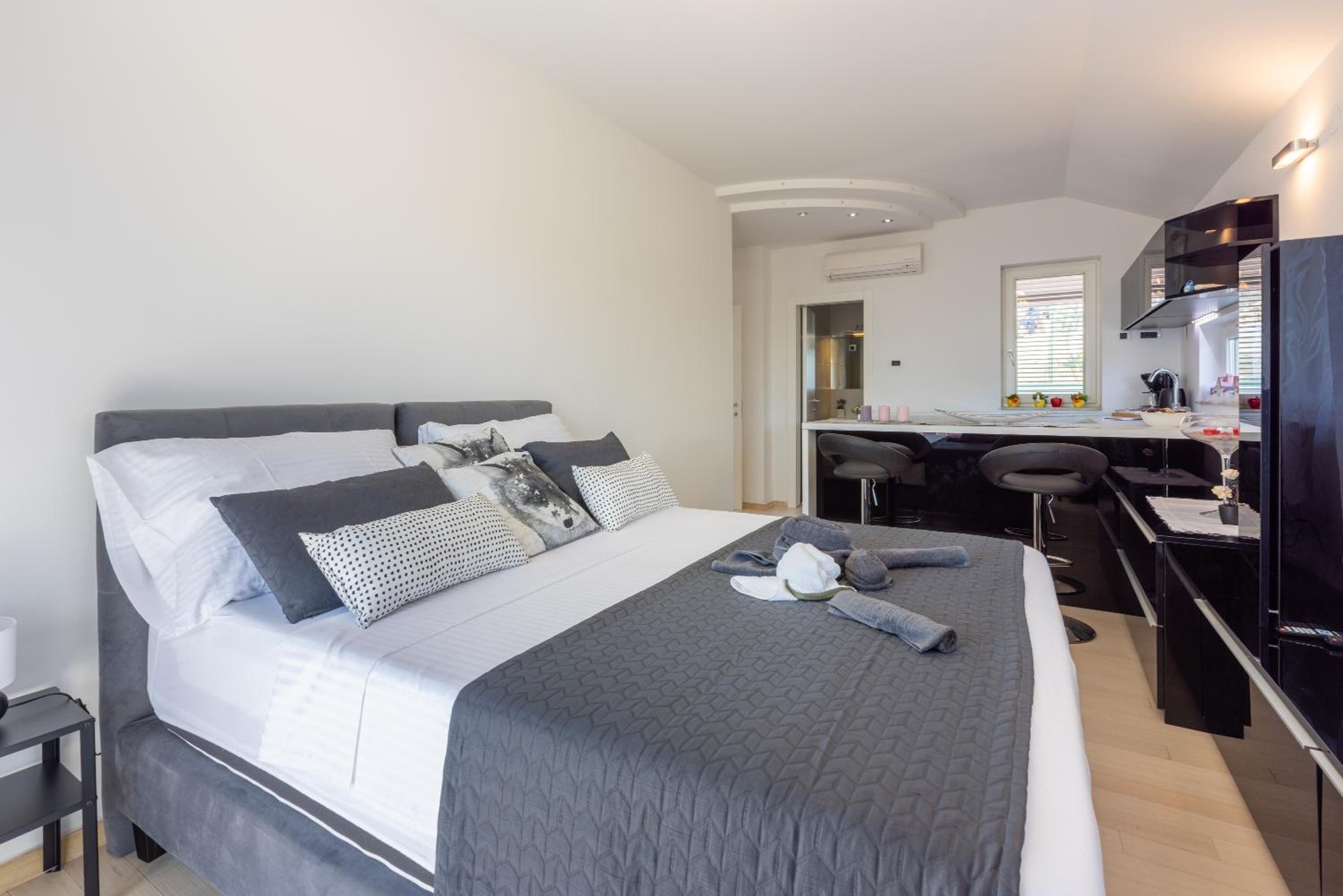 Three-Bedroom Villa photo 1