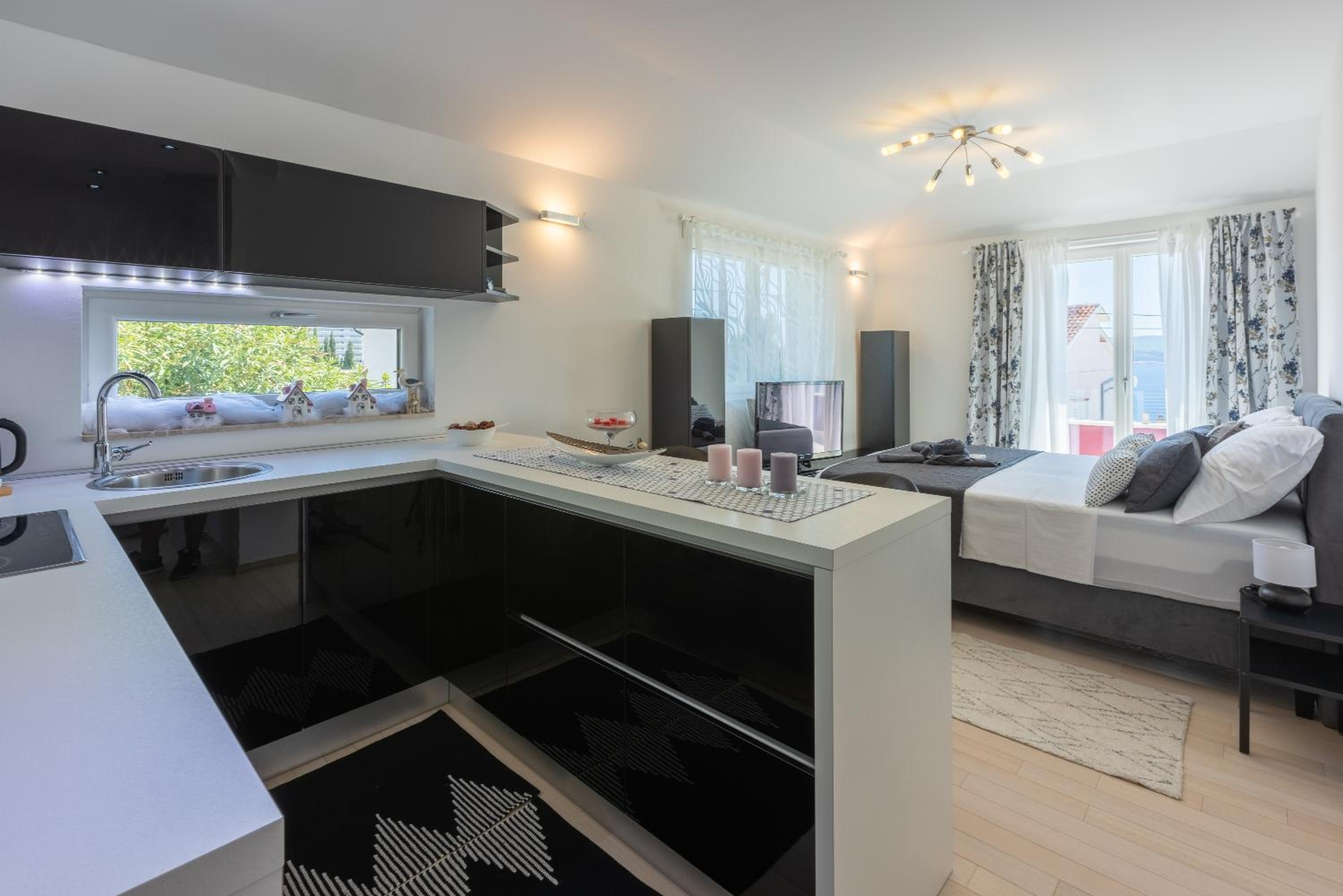 Three-Bedroom Villa photo 3
