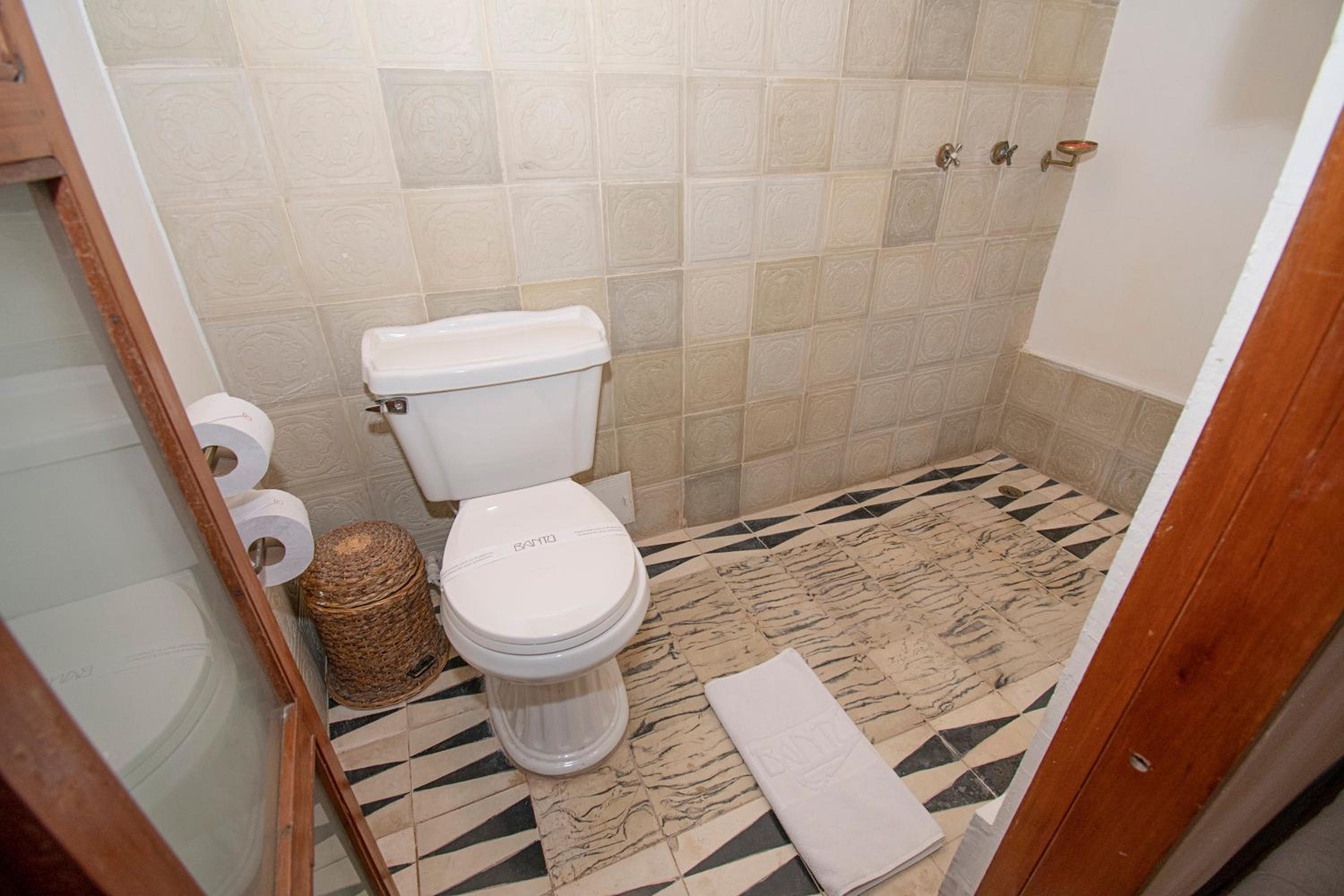 2 Bedroom Suite -1 King , 1 Queen - Photo 4
