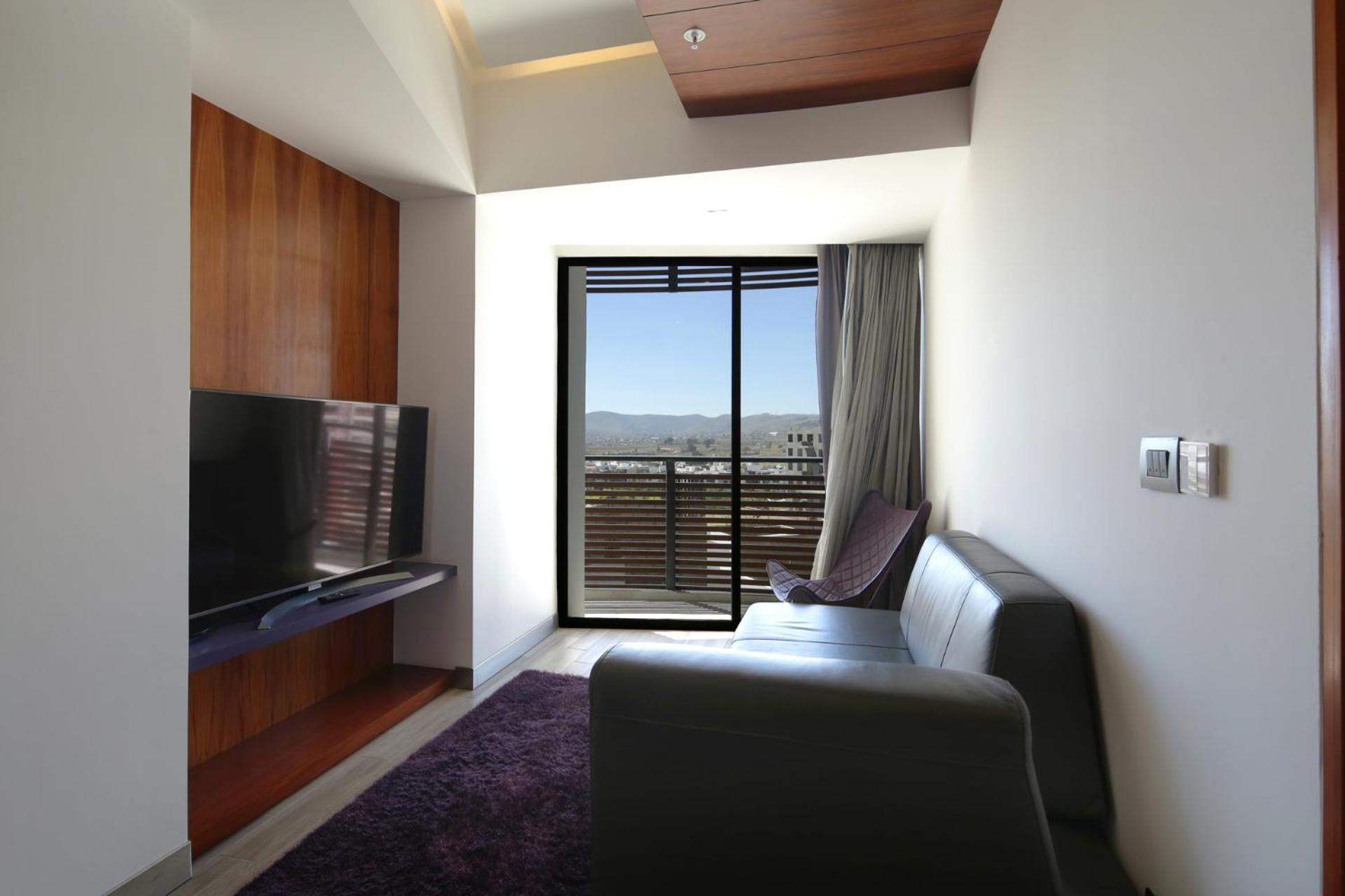 Superior King Suite