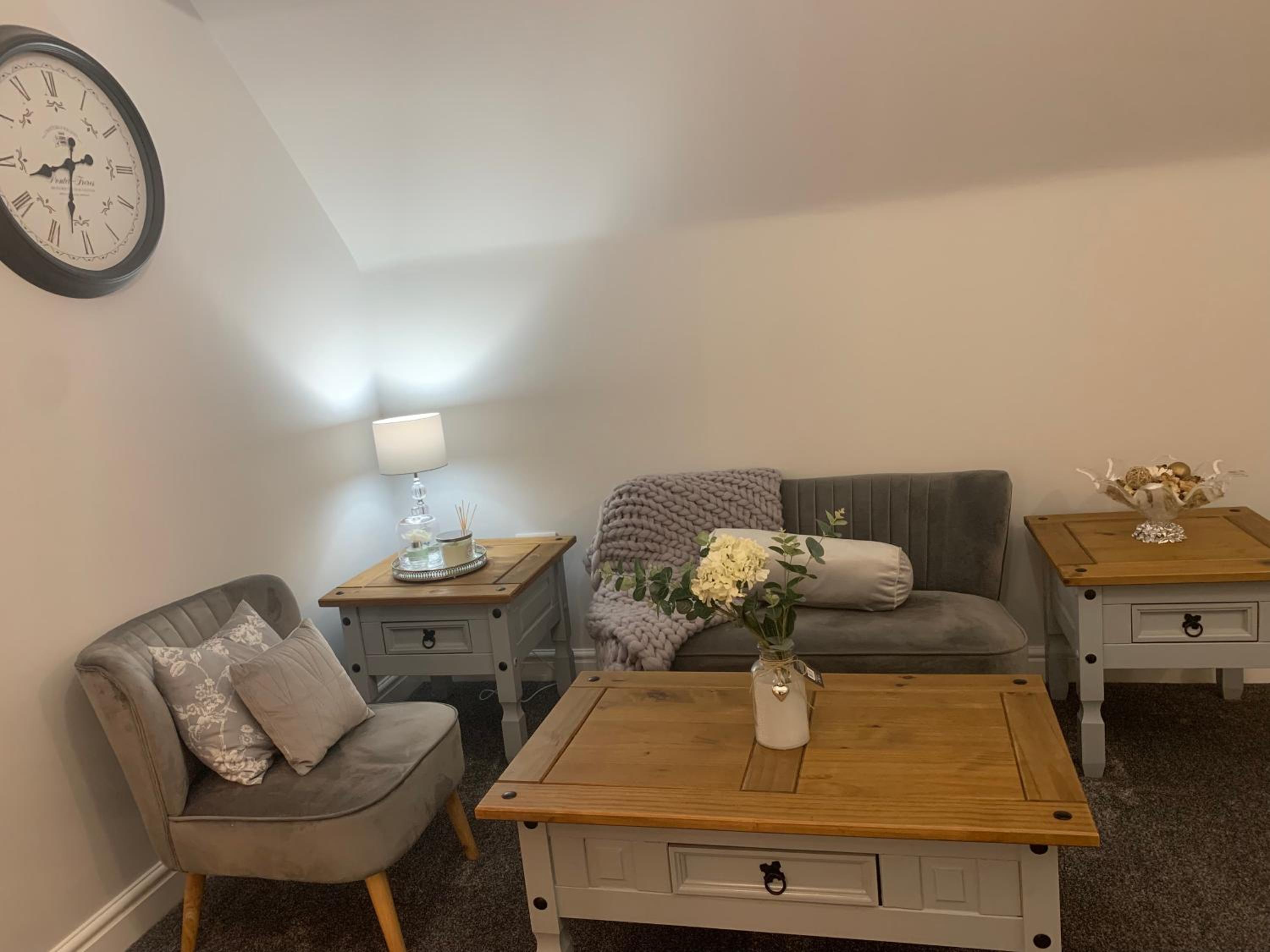 Two-Bedroom House - Photo 22