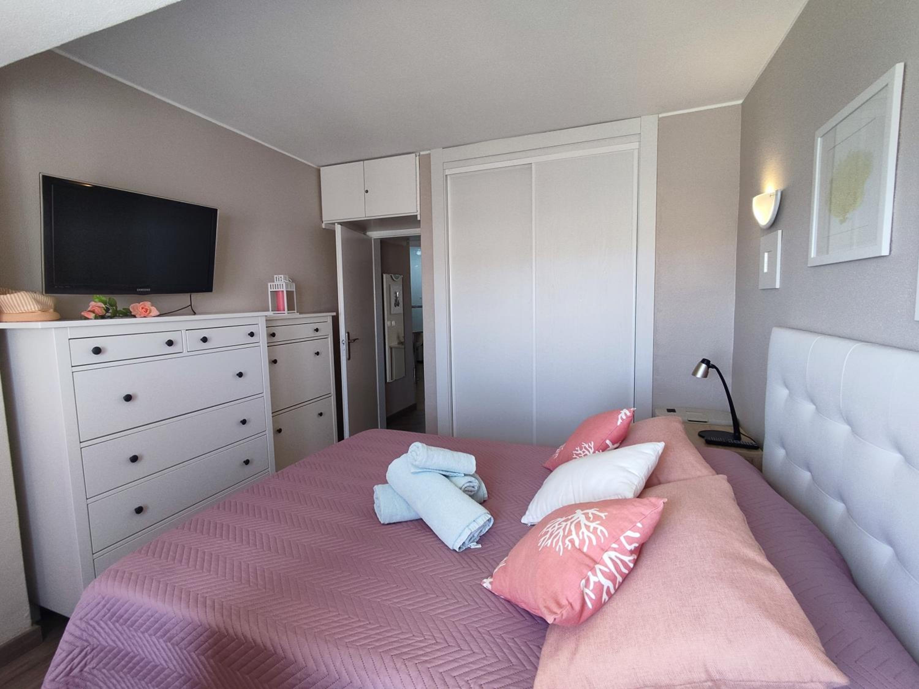 Apartment with Sea View photo 2