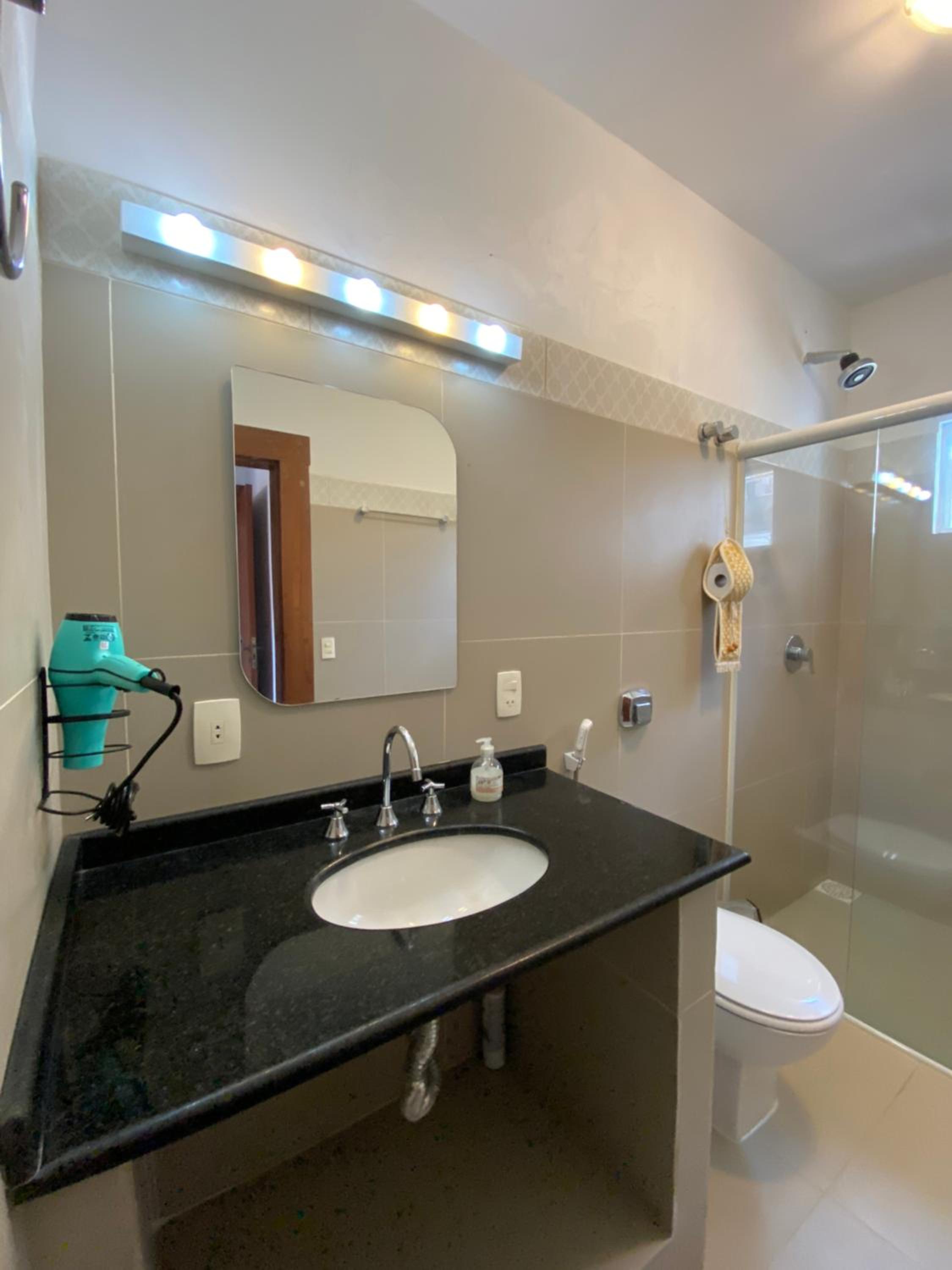 One-Bedroom Suite - Photo 2