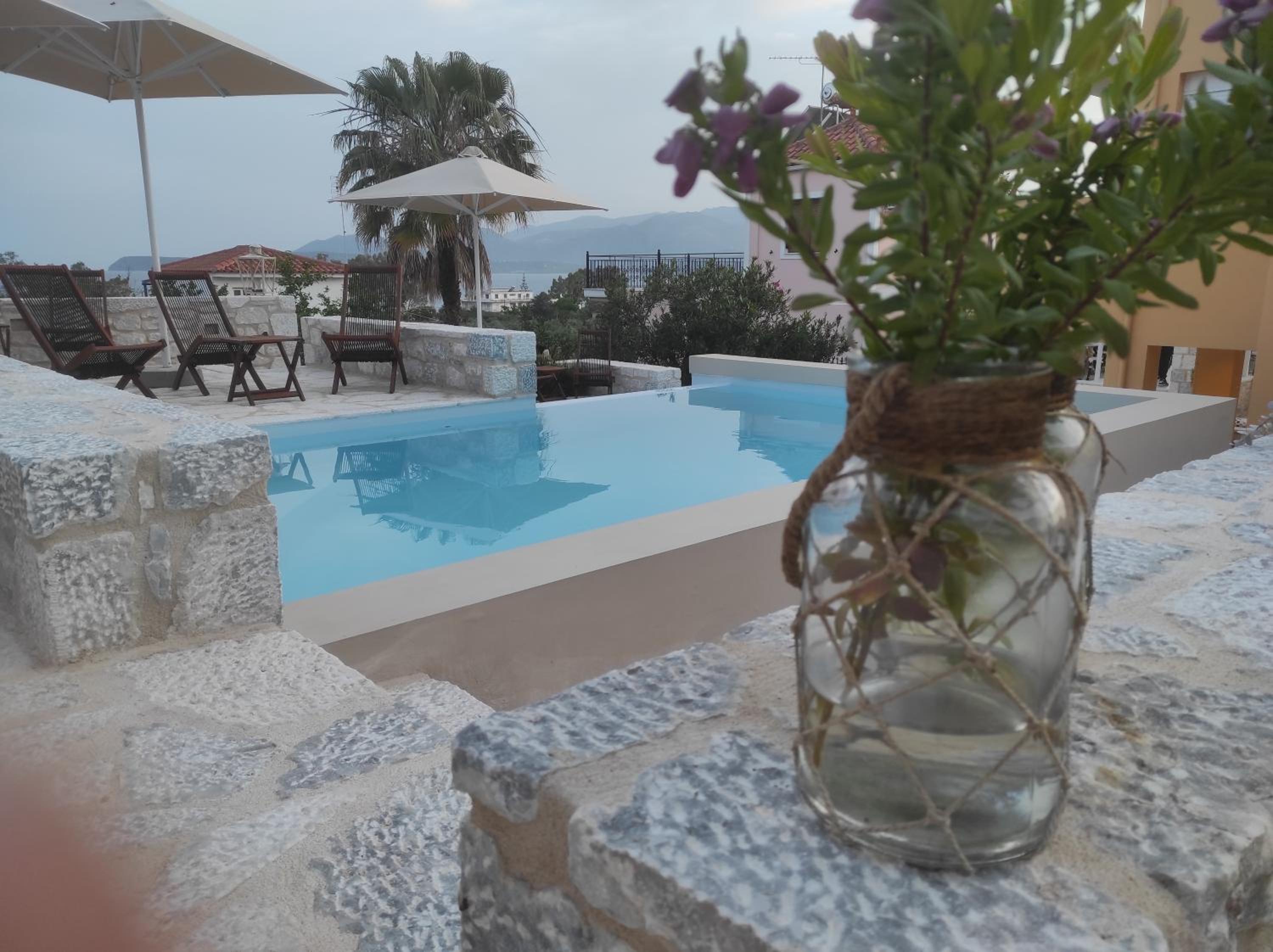 Triple Room with Pool View photo 2
