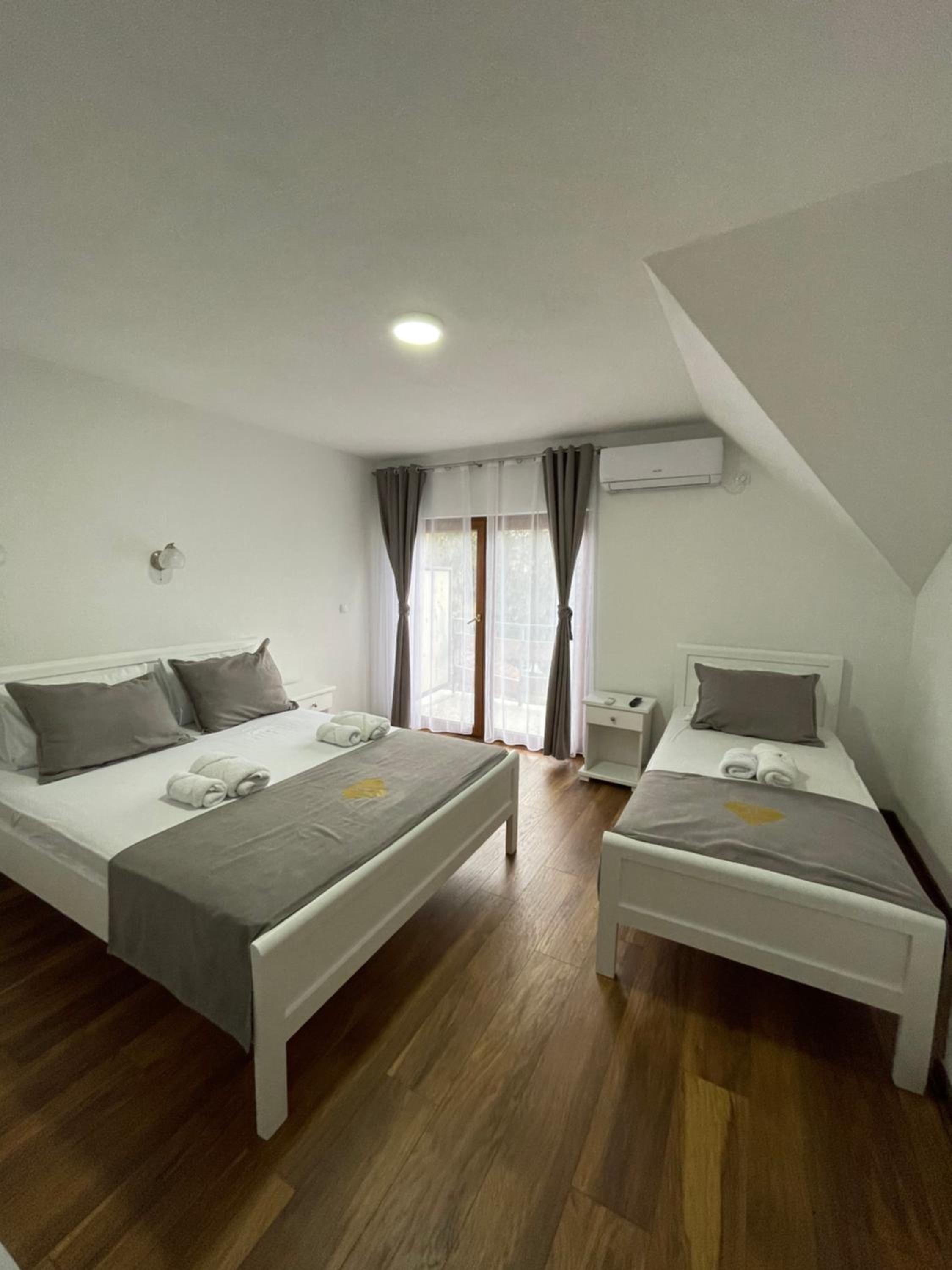 Basic Triple Room photo 1