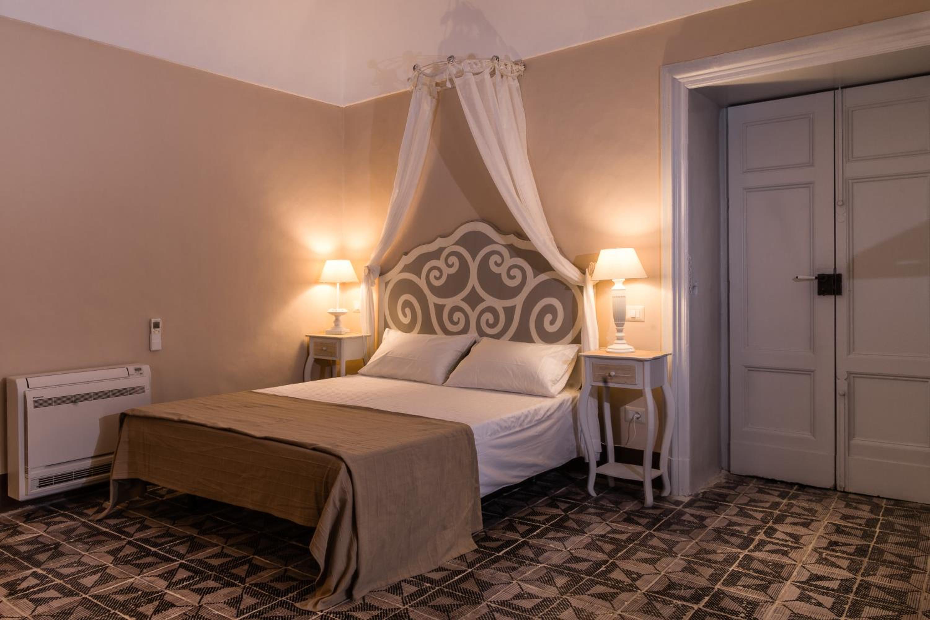 Superior Double or Twin Room photo 3
