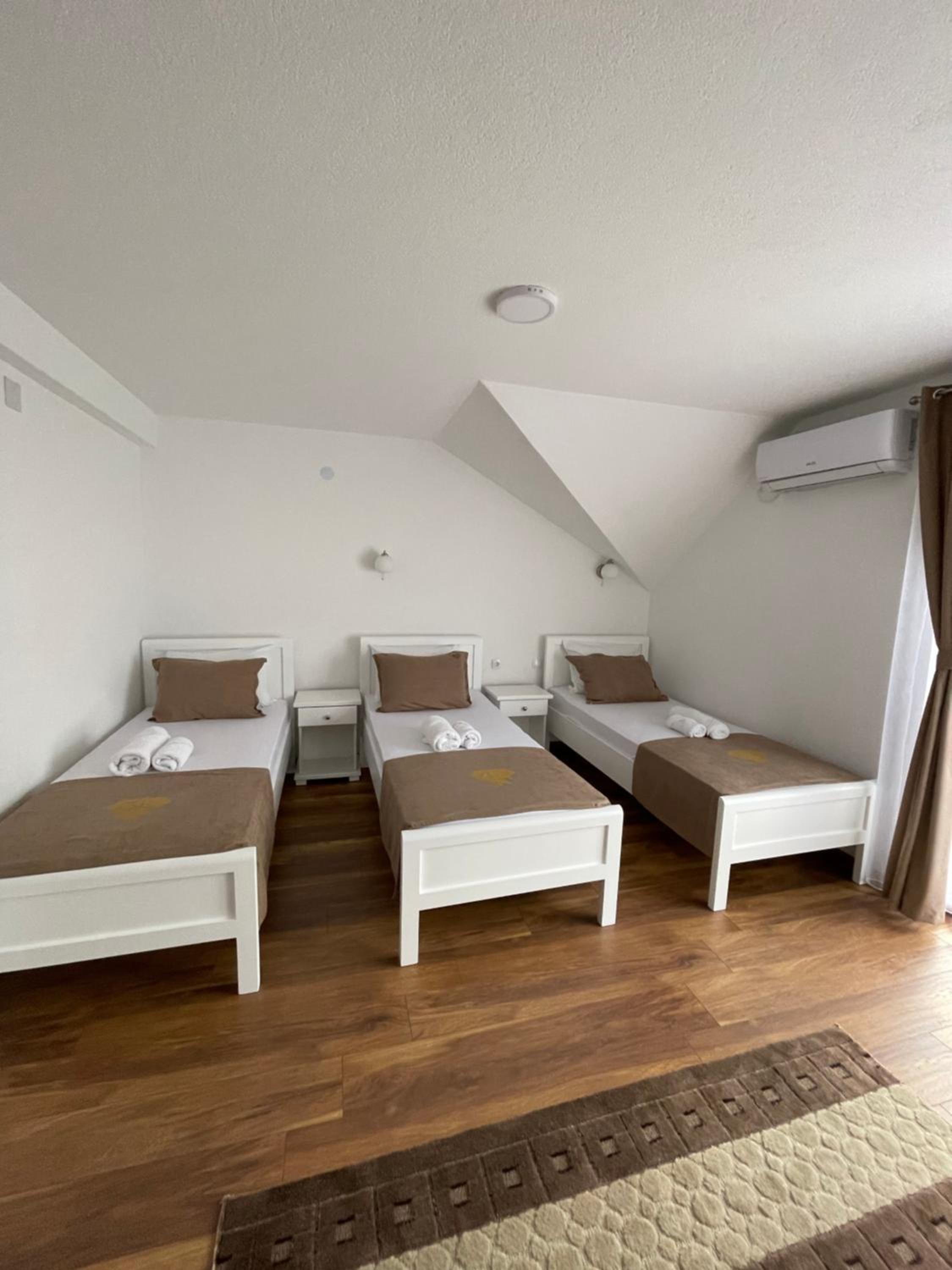 Triple Room with Private Bathroom photo 2