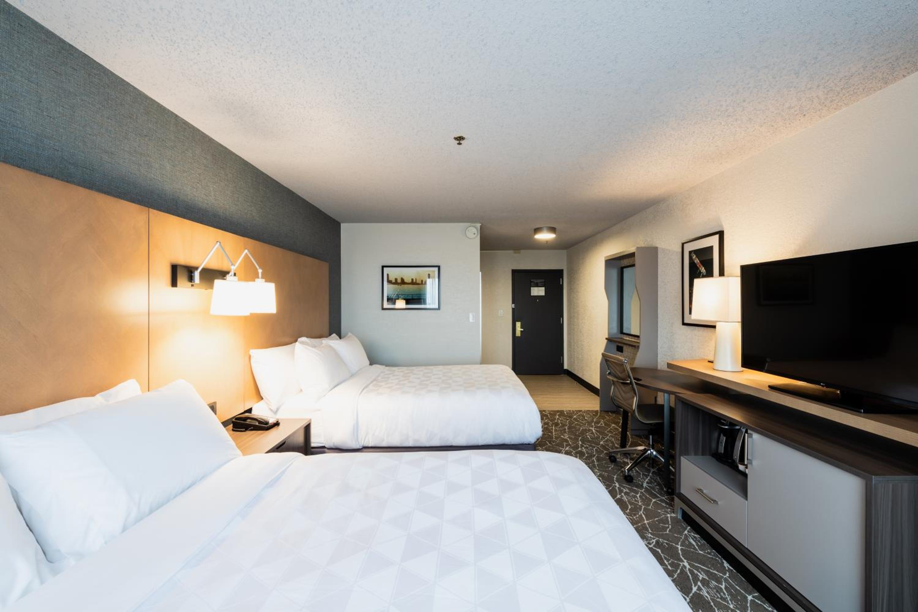 Standard Room with Two Queen Beds - Photo 1