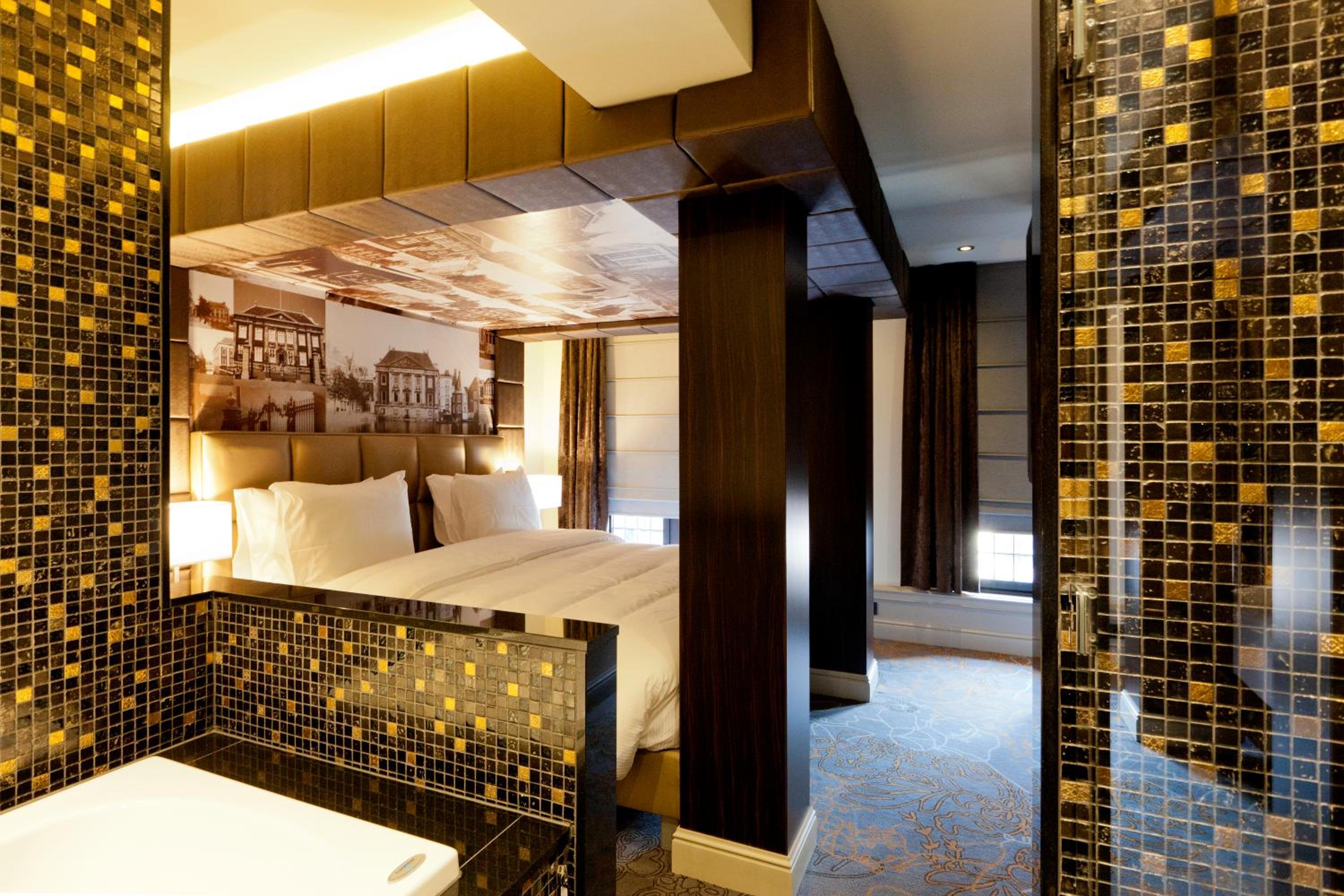 Deluxe Suite photo 3