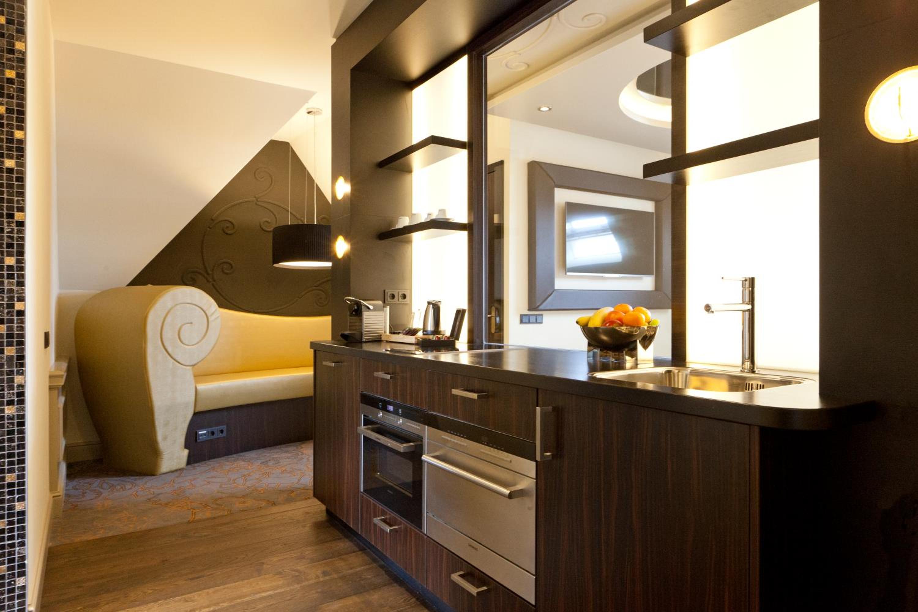 Luxury Suite photo 3