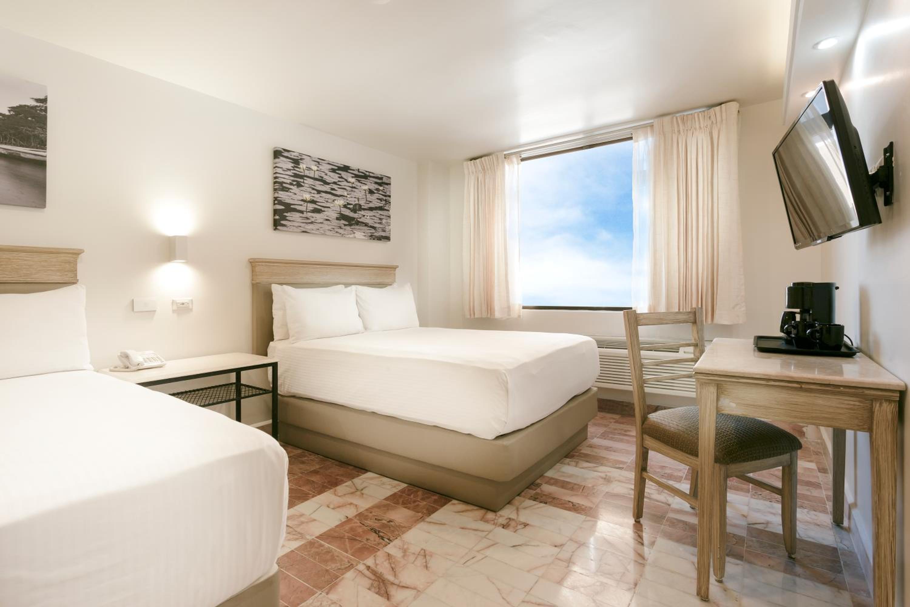 Executive Room 1 King - Photo 9