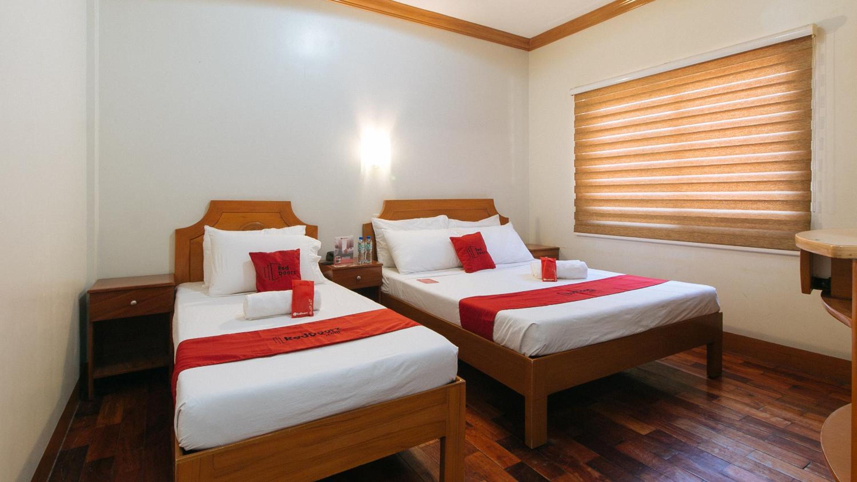 Deluxe Room - Photo 8