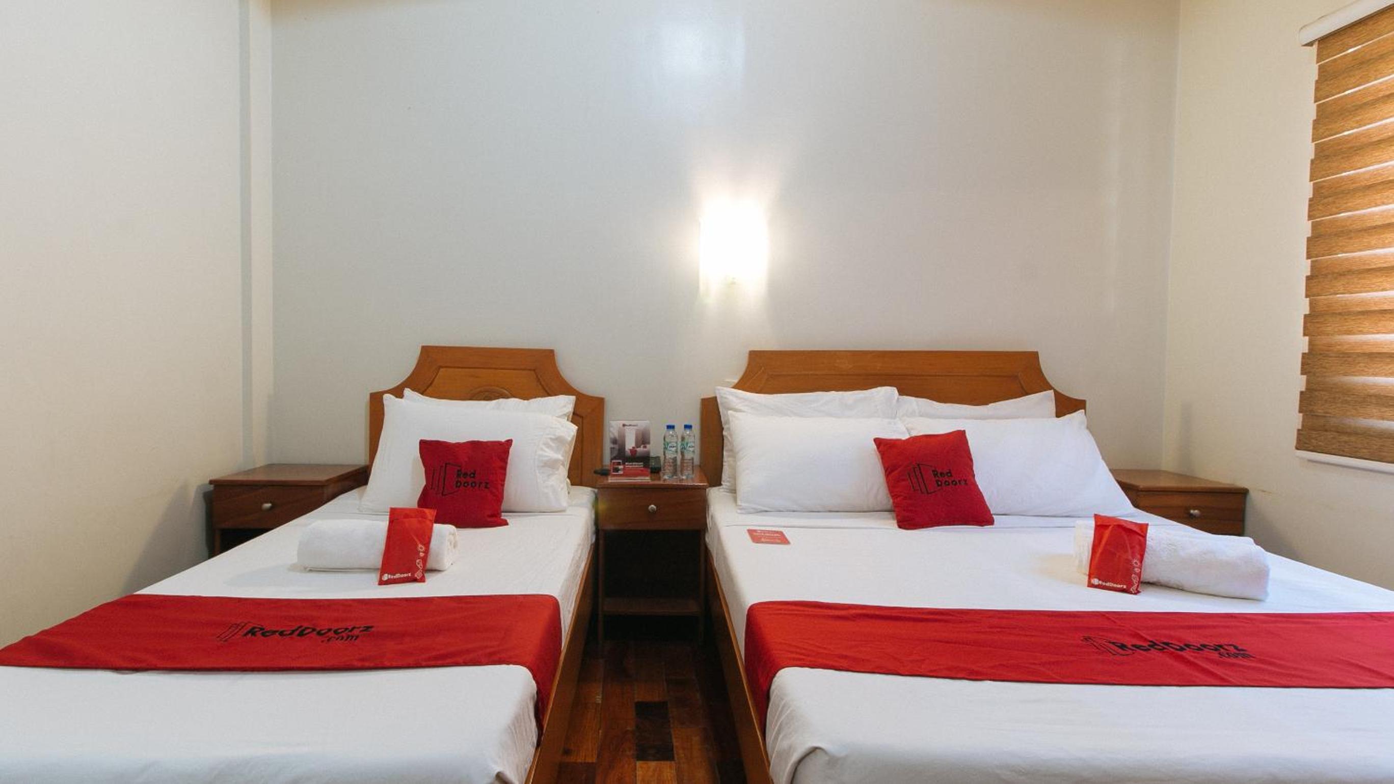 Deluxe Room - Photo 6