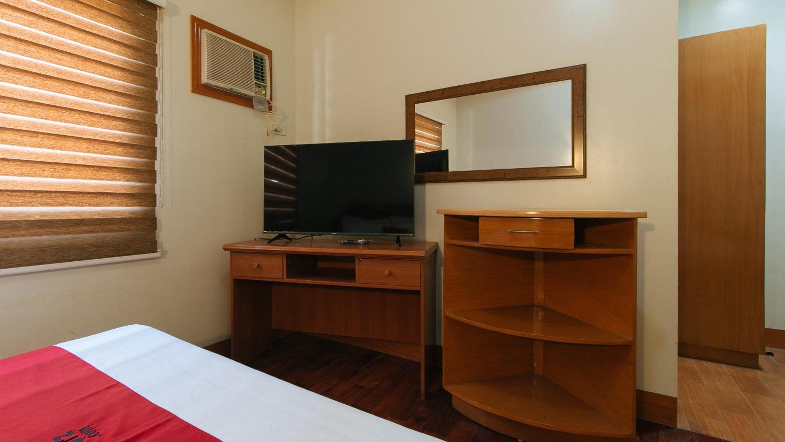Deluxe Room - Photo 5
