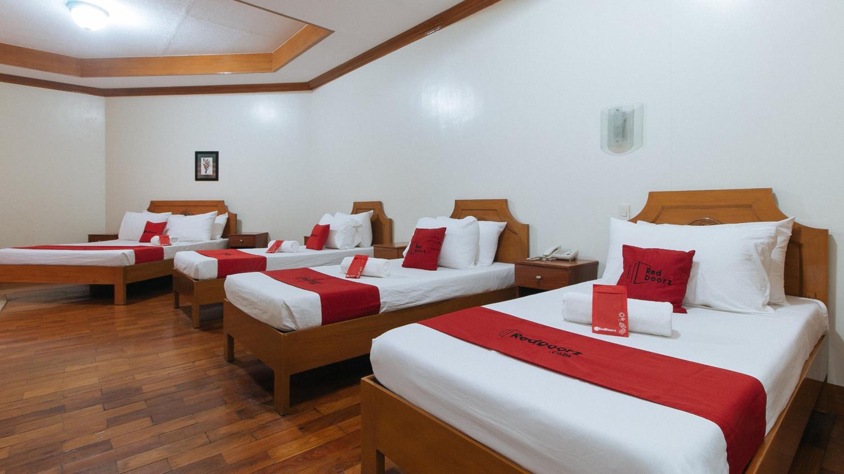 Superior Suite - Photo 7