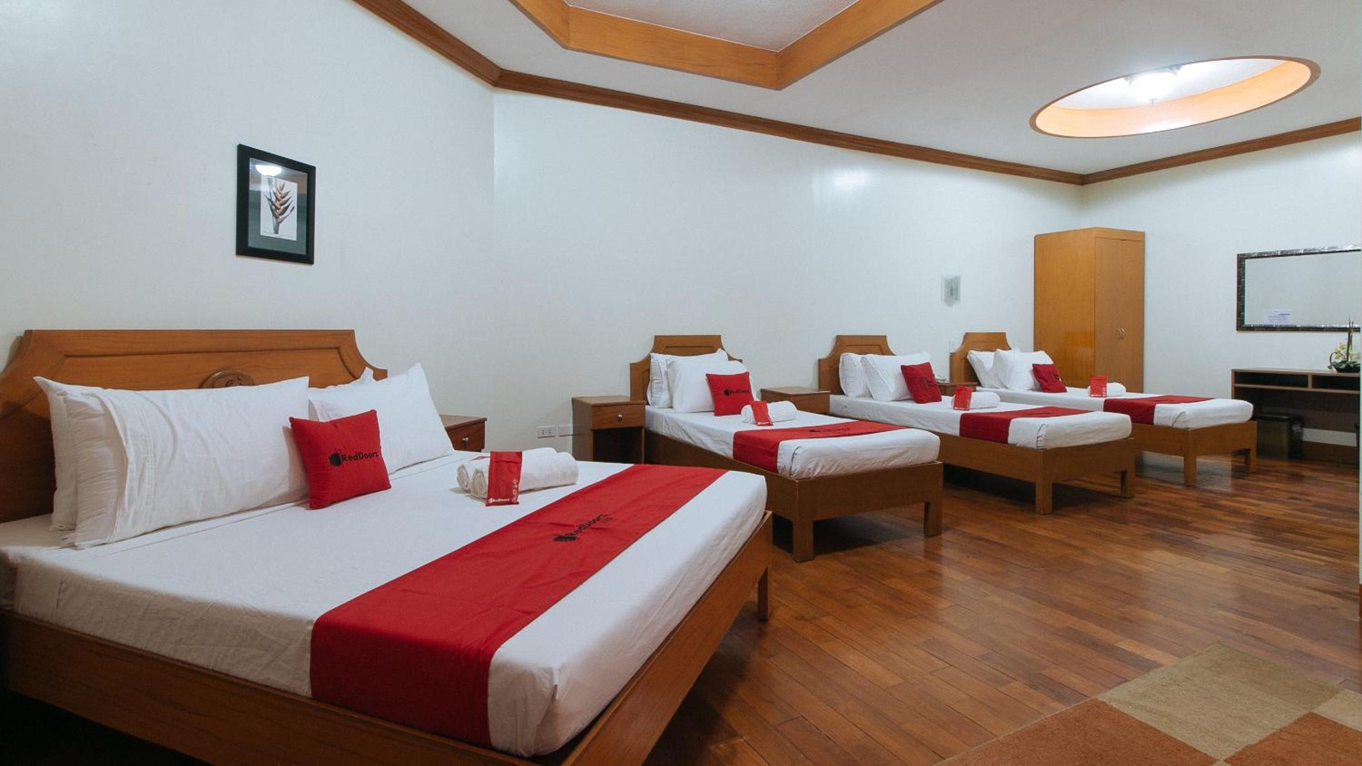 Superior Suite - Photo 5