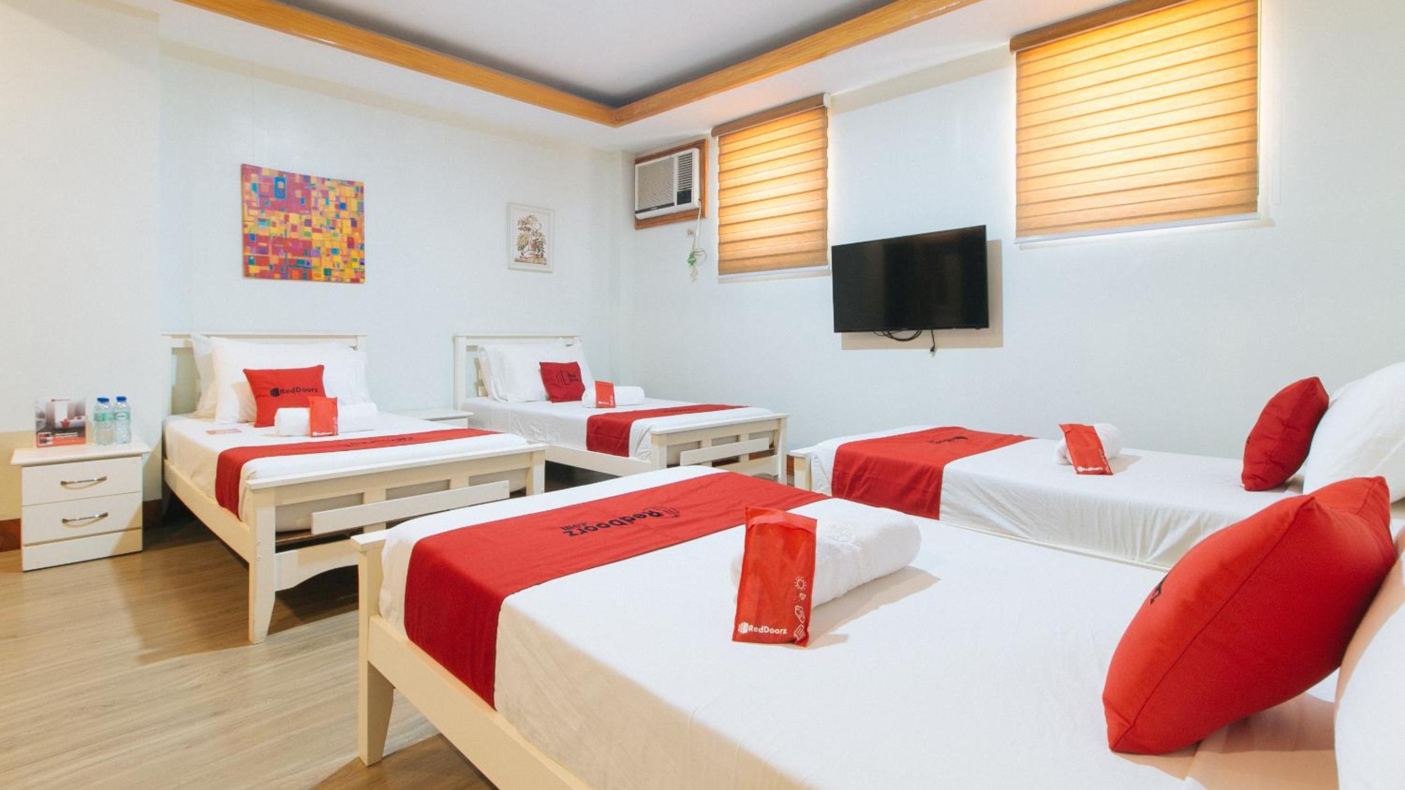 Quadruple Room - Photo 7