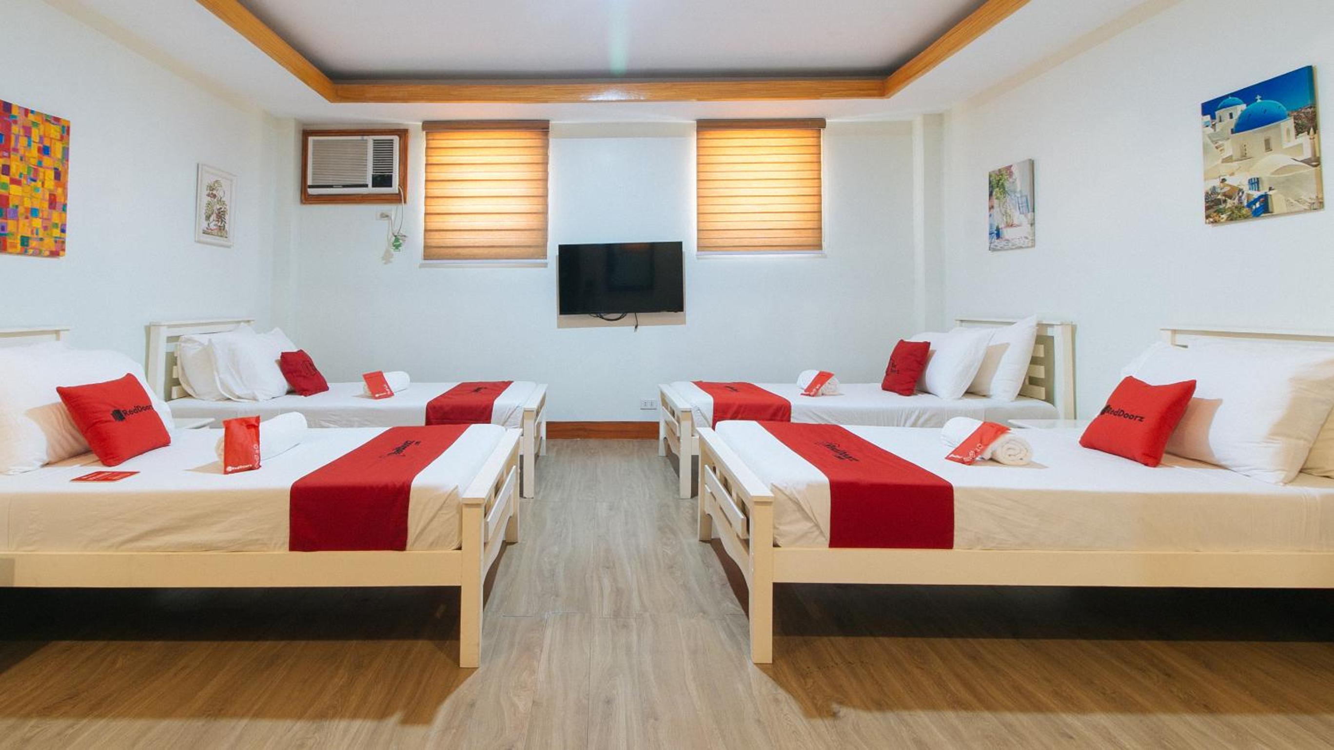 Quadruple Room - Photo 5