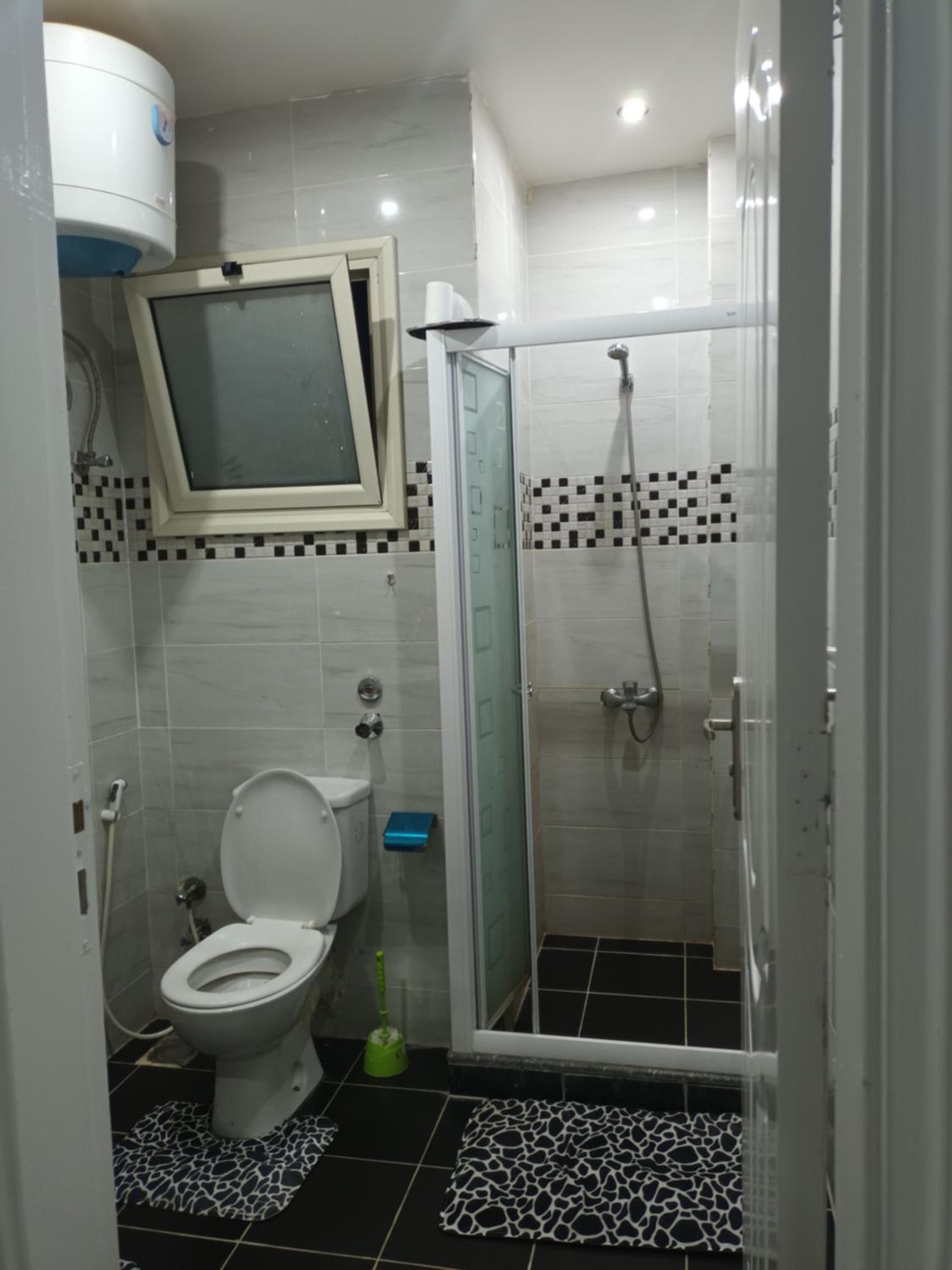 One-Bedroom Apartment - Photo 38