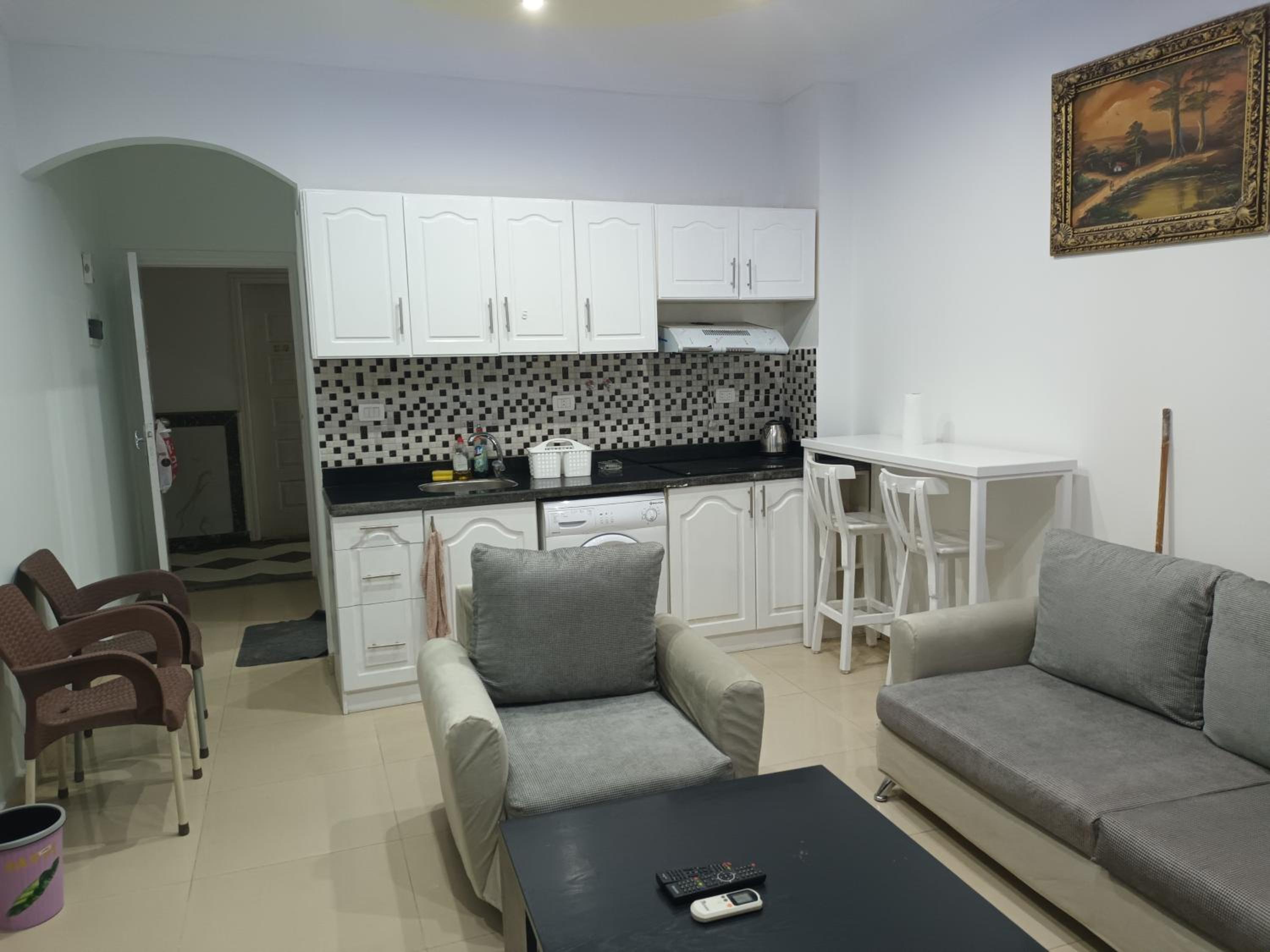 One-Bedroom Apartment - Photo 8