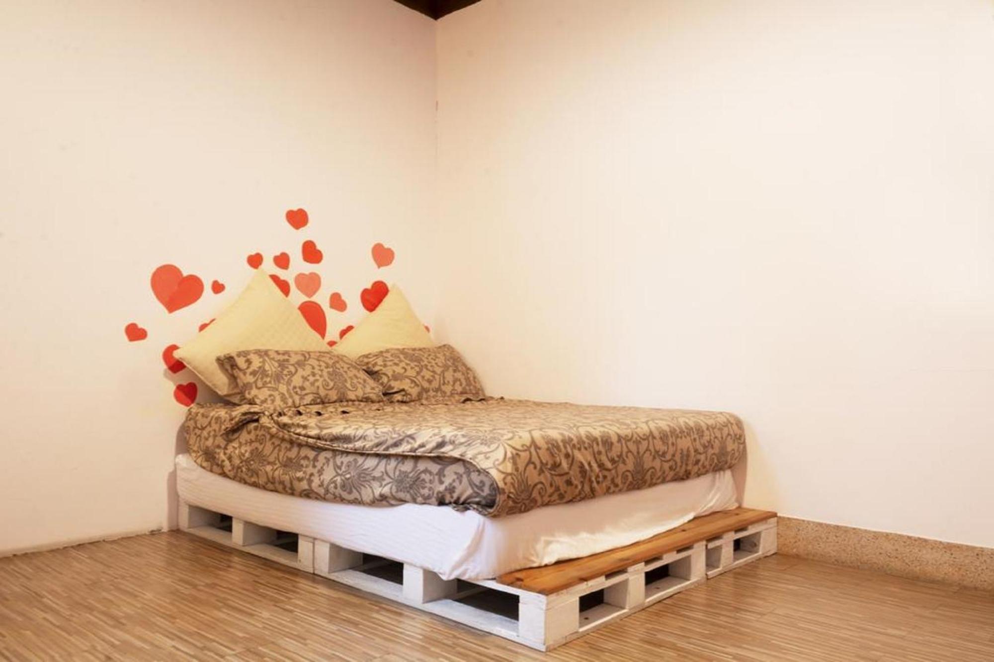 Standard Double Room - Photo 7