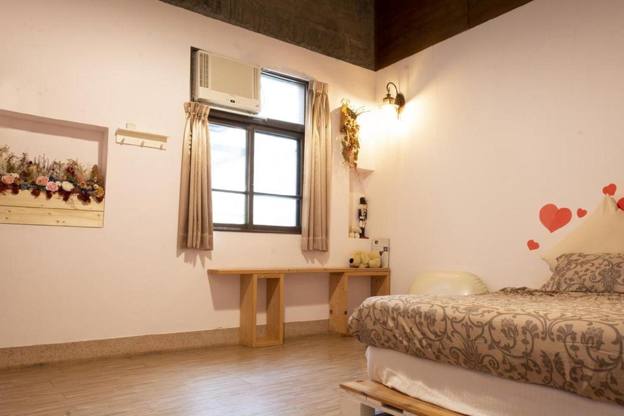 Standard Double Room - Photo 13