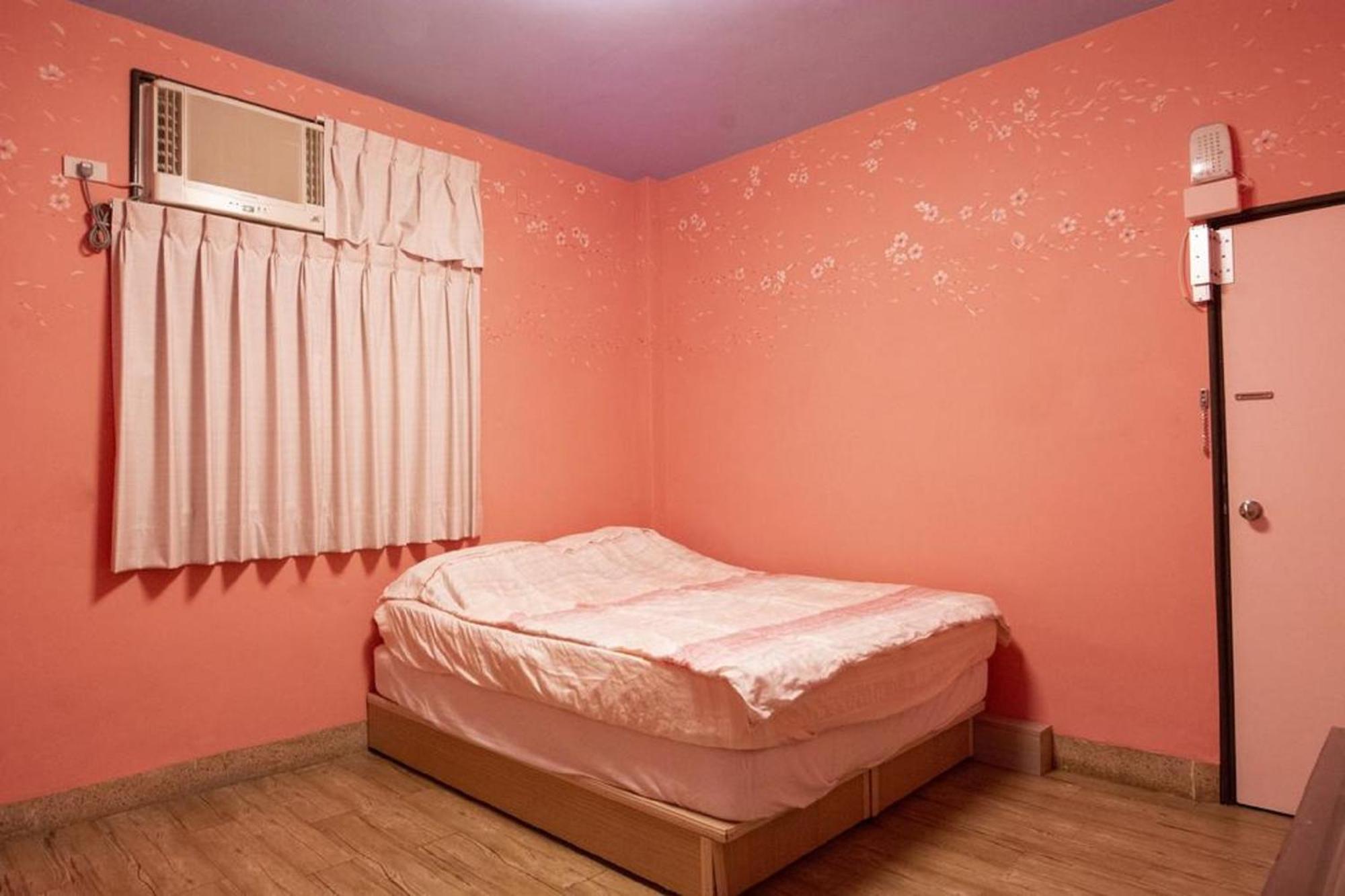 Standard Double Room - Photo 10