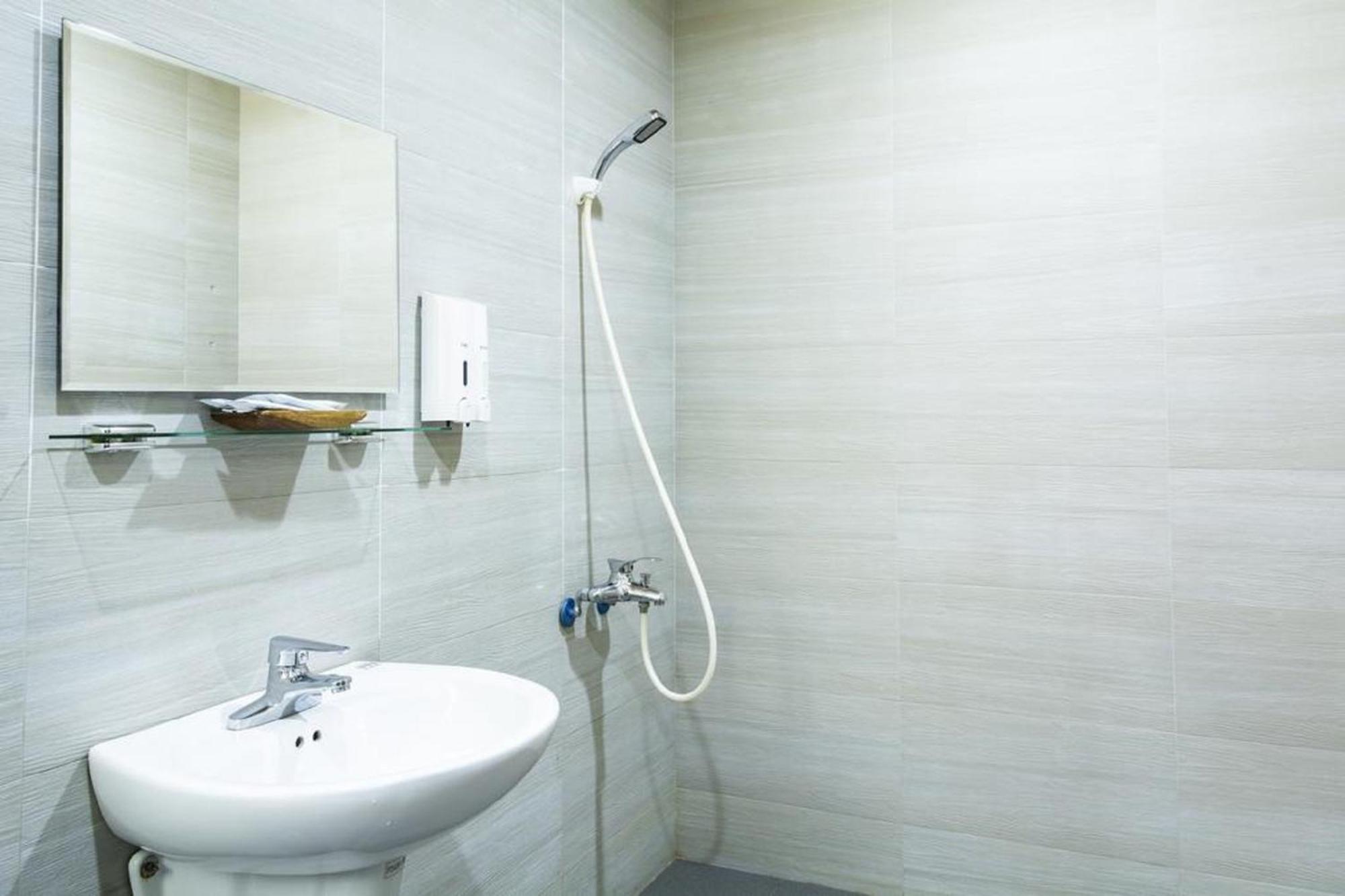 Standard Double Room - Photo 5