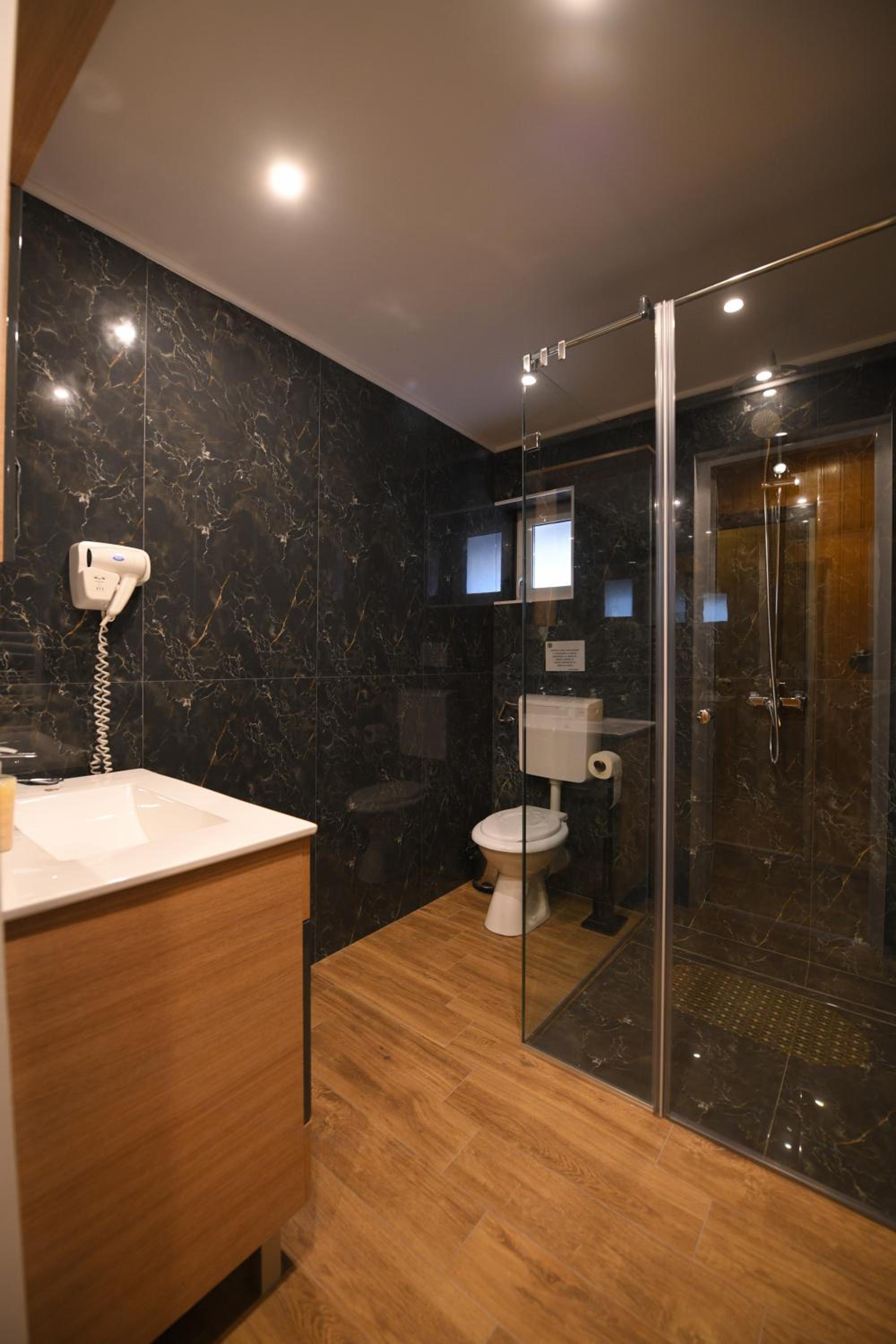 Deluxe Double Room - Photo 3
