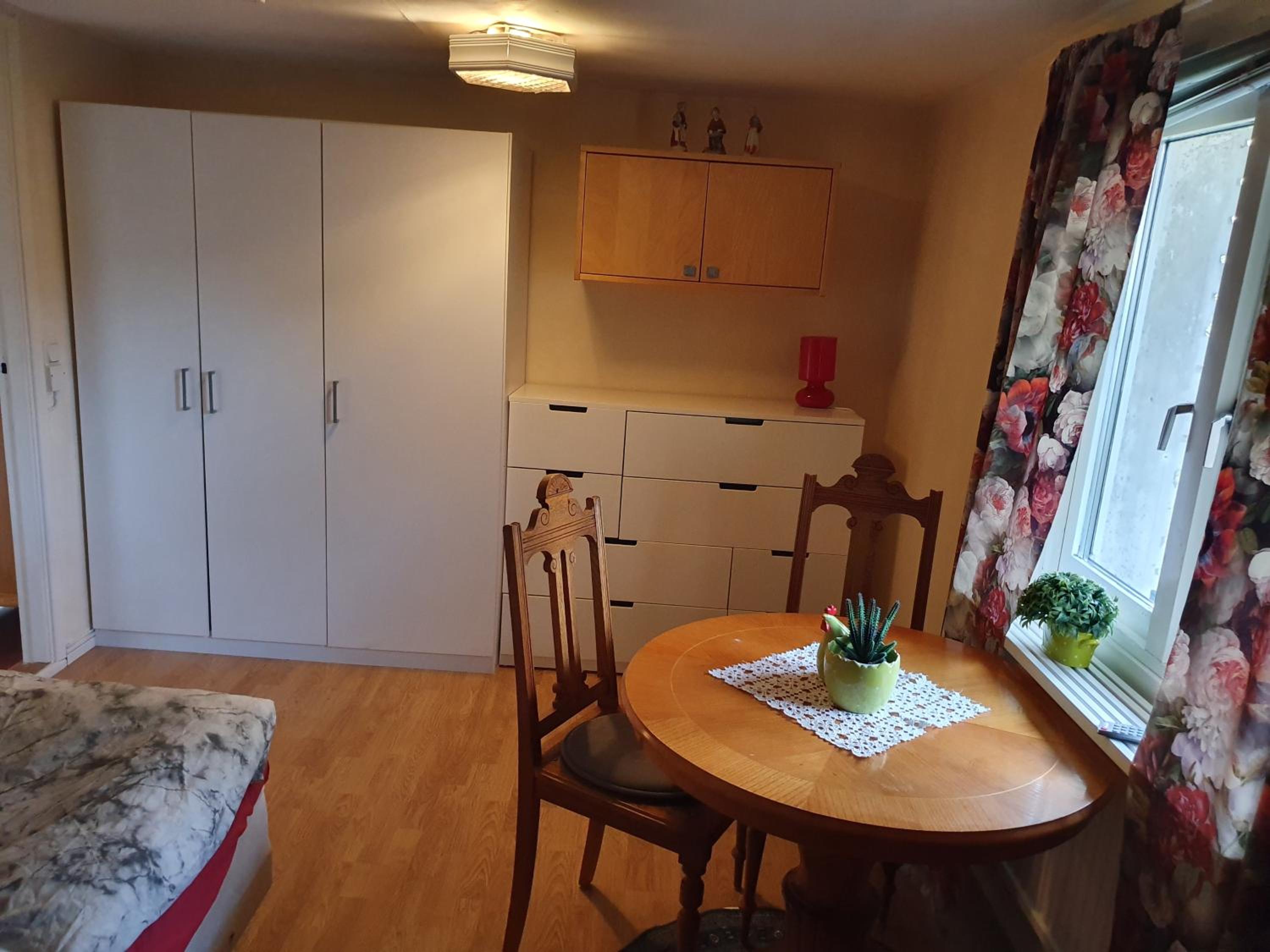 One-Bedroom Apartment - Photo 11