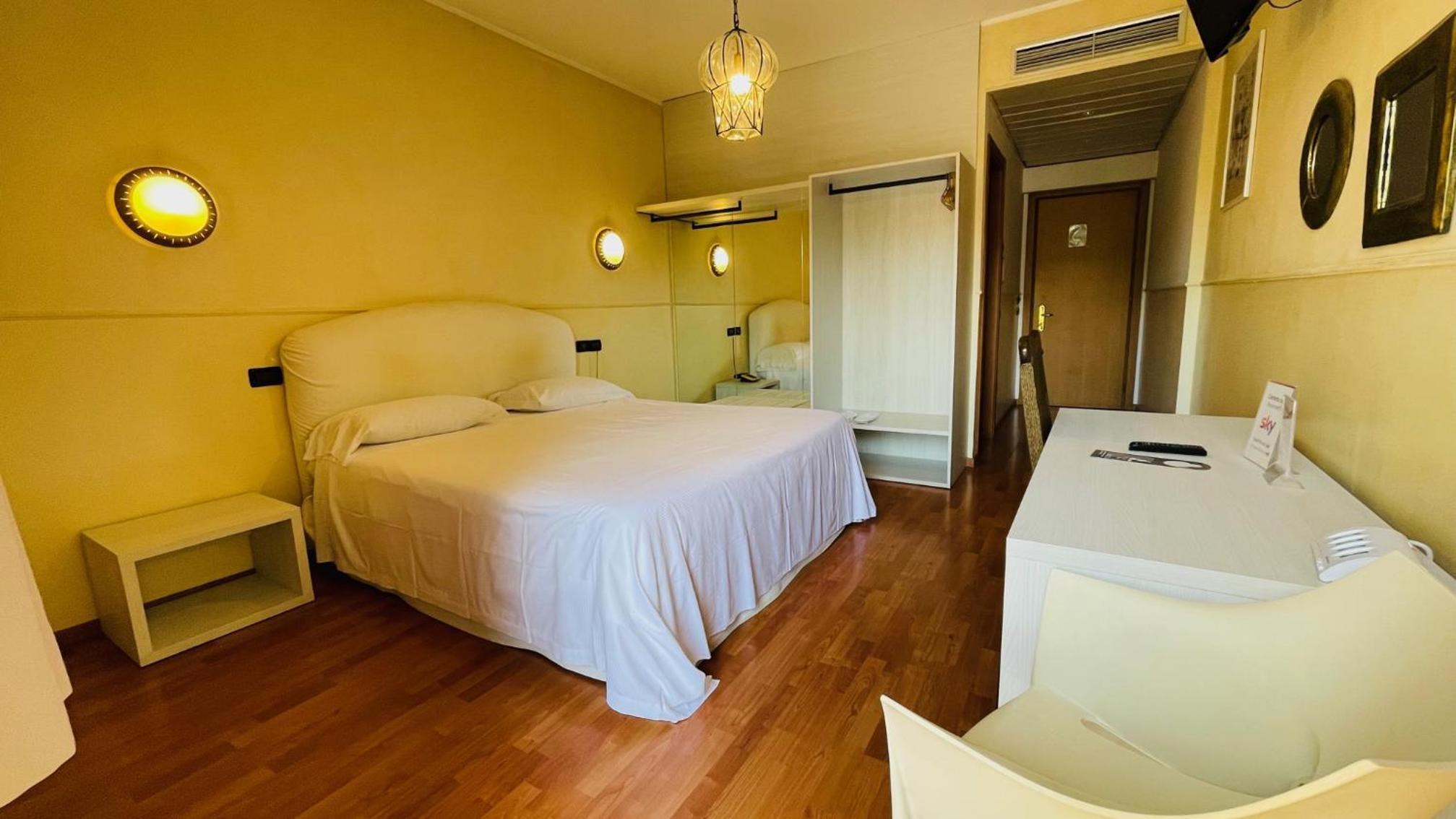 Superior Double Room - Photo 7