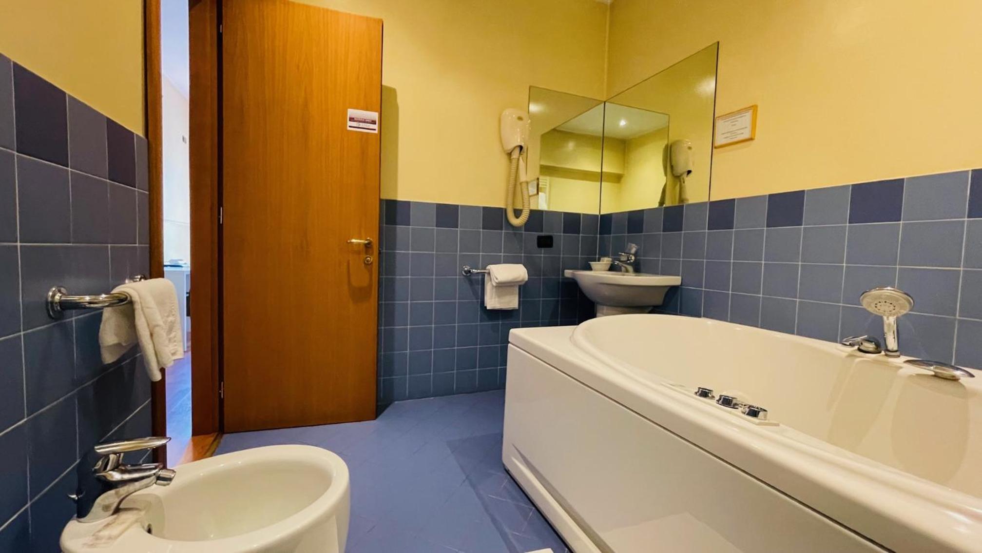 Superior Double Room - Photo 8