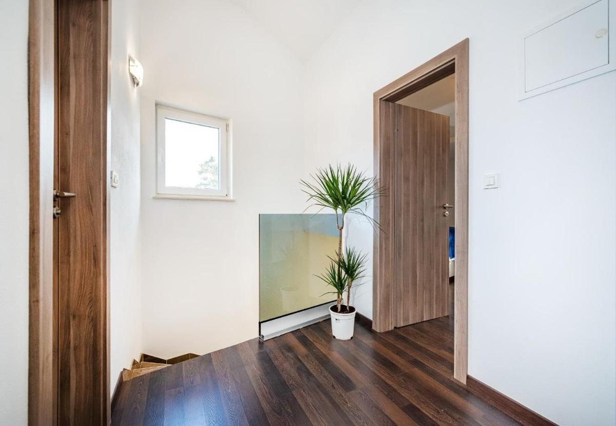 Three-Bedroom House photo 3