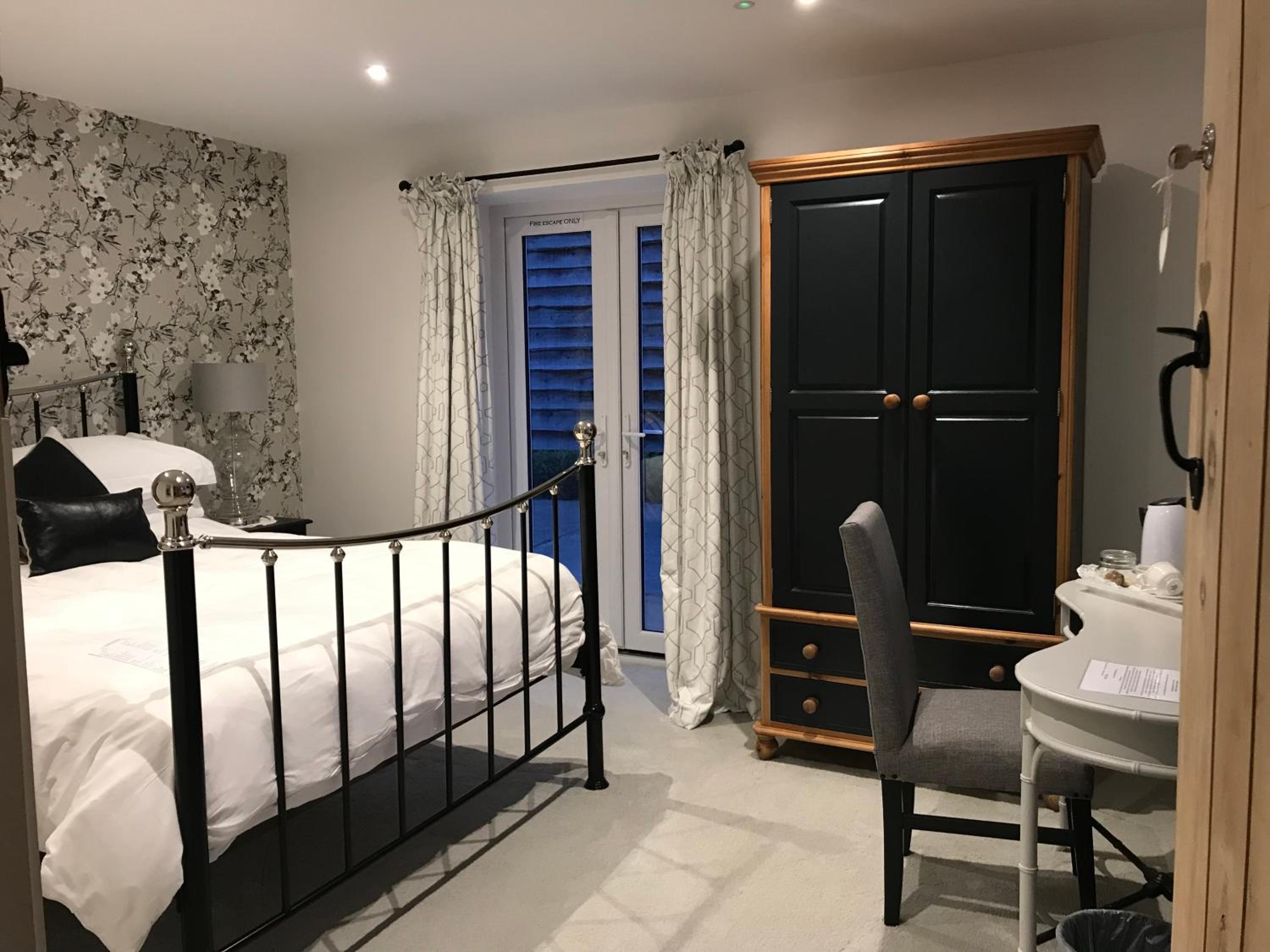 King Room with Garden View - Photo 4