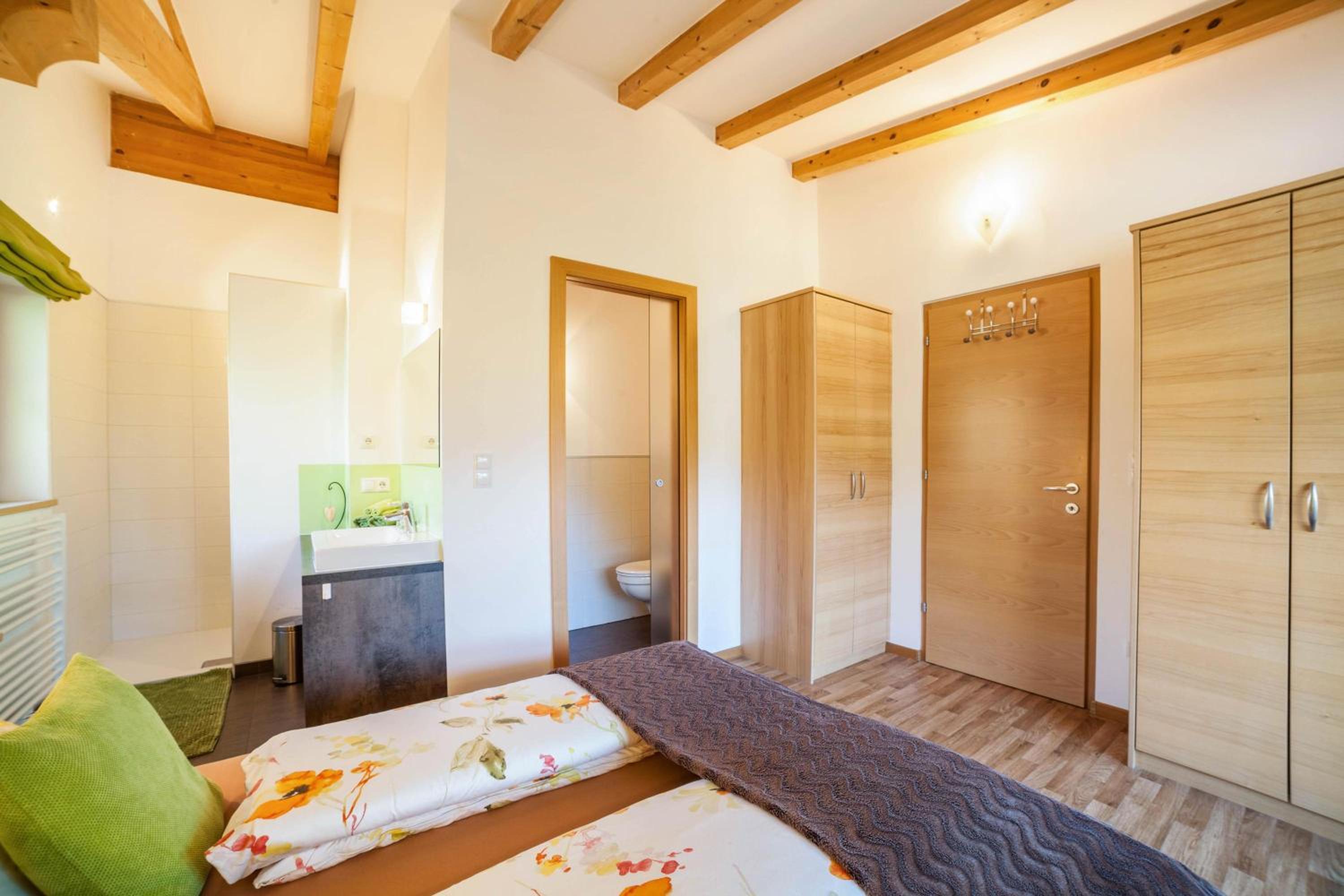 Two-Bedroom Deluxe Apartment with Garden View photo 3