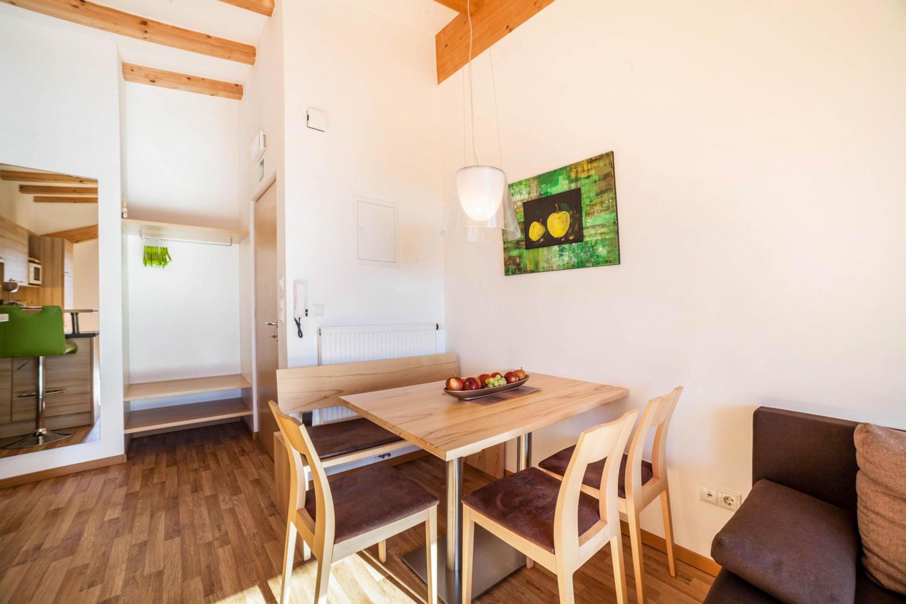 Two-Bedroom Deluxe Apartment with Garden View photo 2