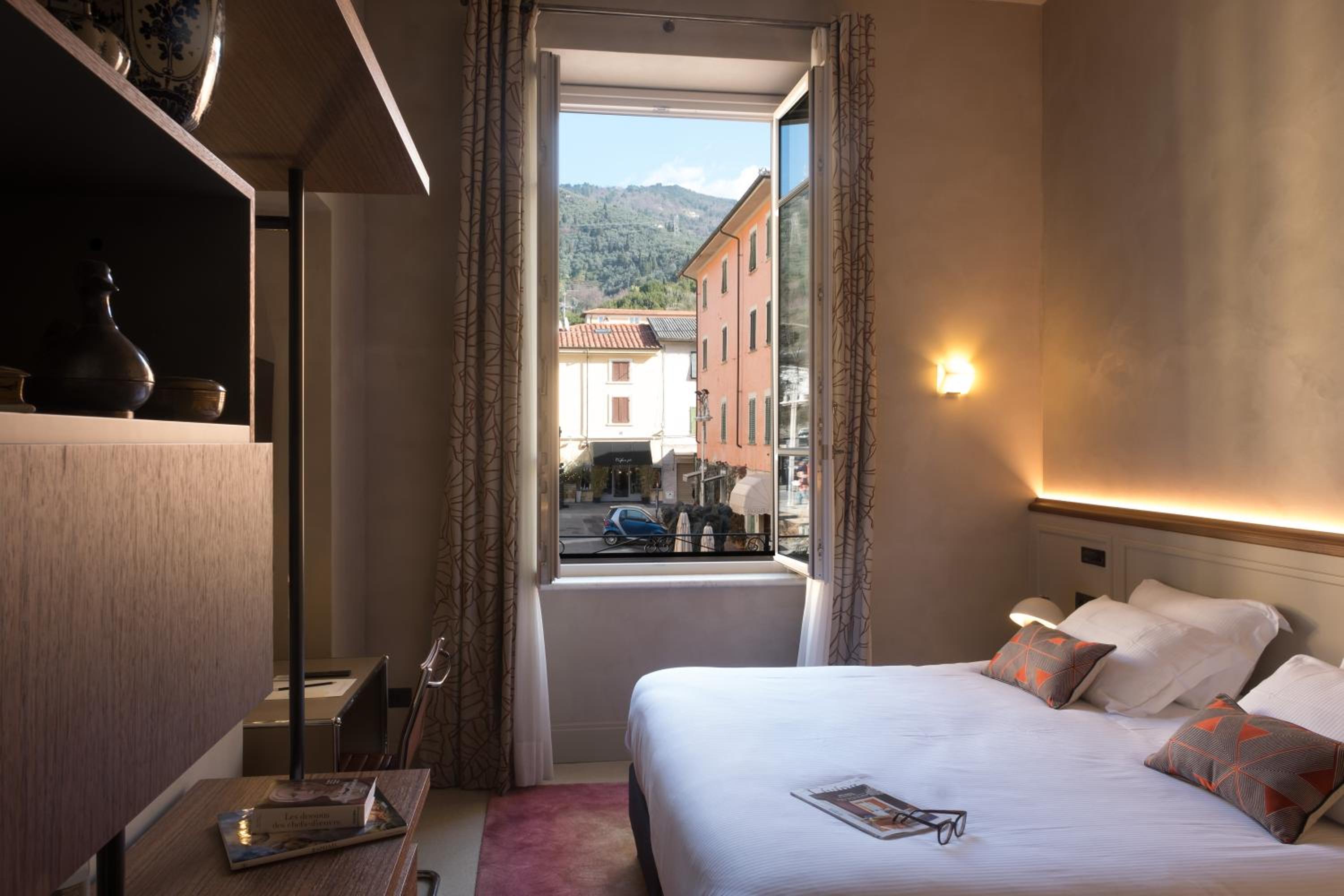 Standard Double Room - Photo 3