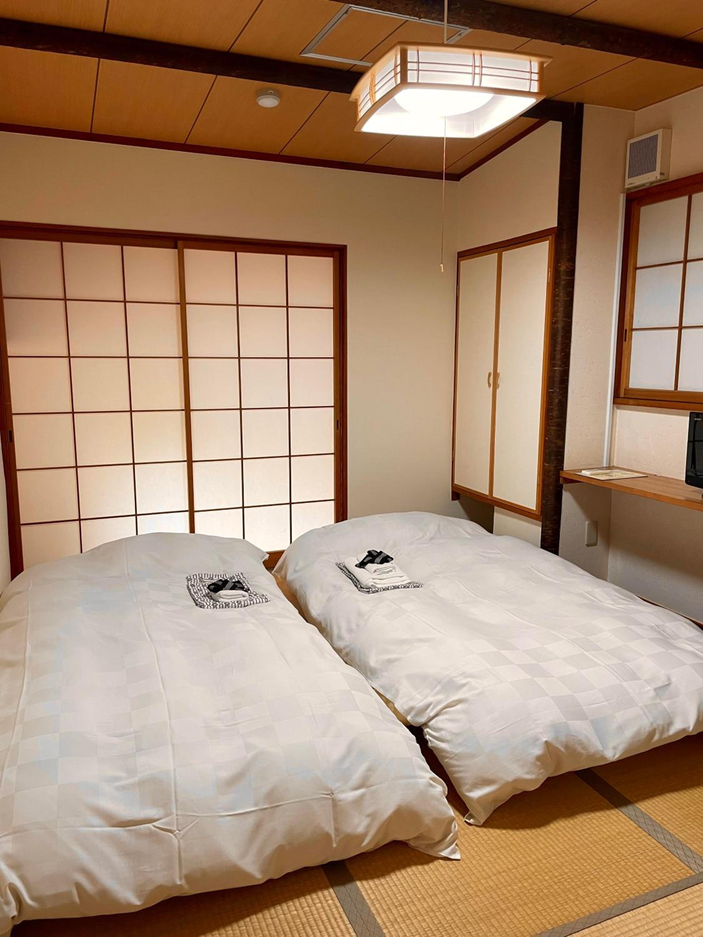 Japanese-Style Twin Room With Shared Bathroom photo 3
