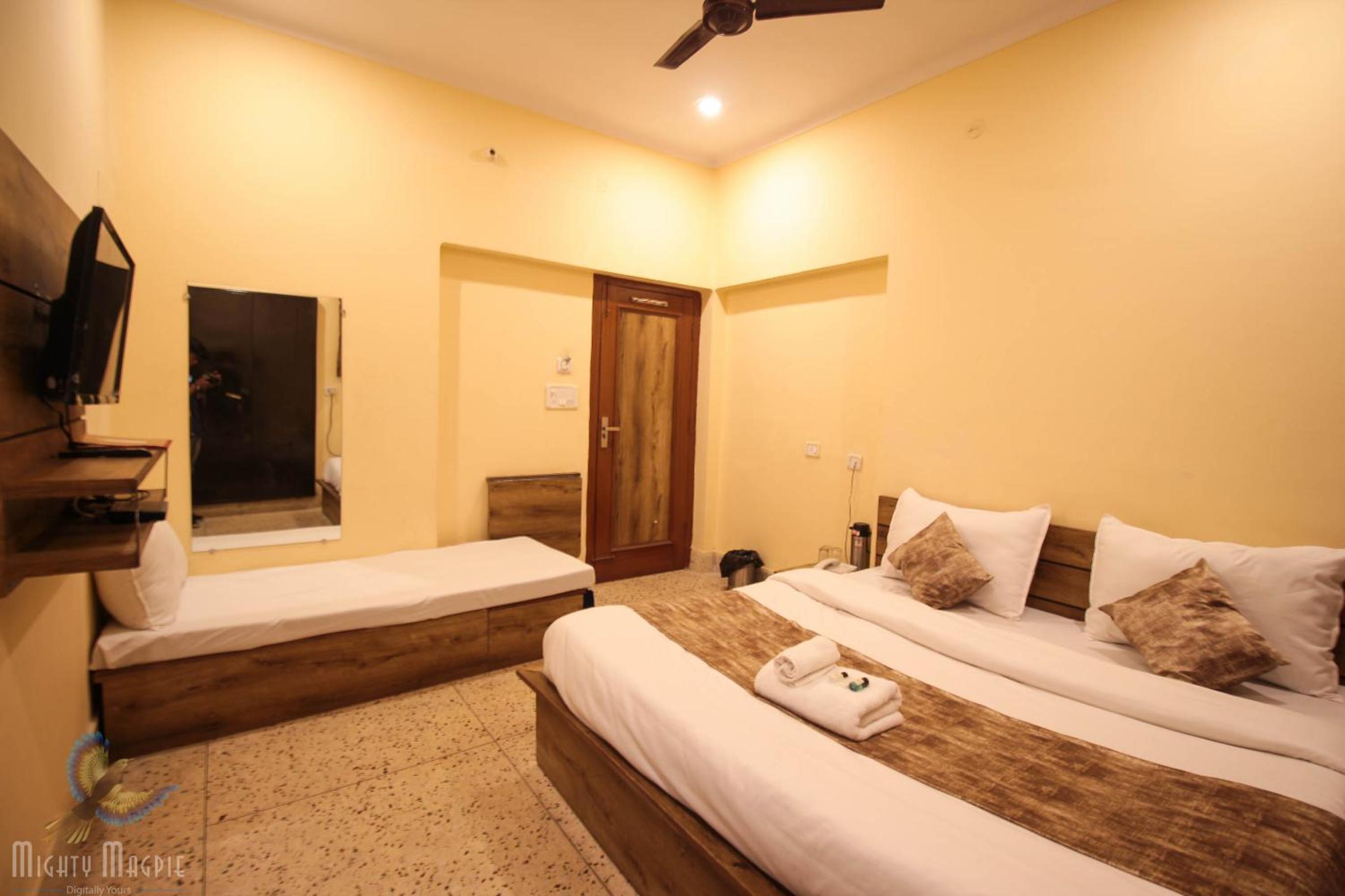 Economy Triple Room