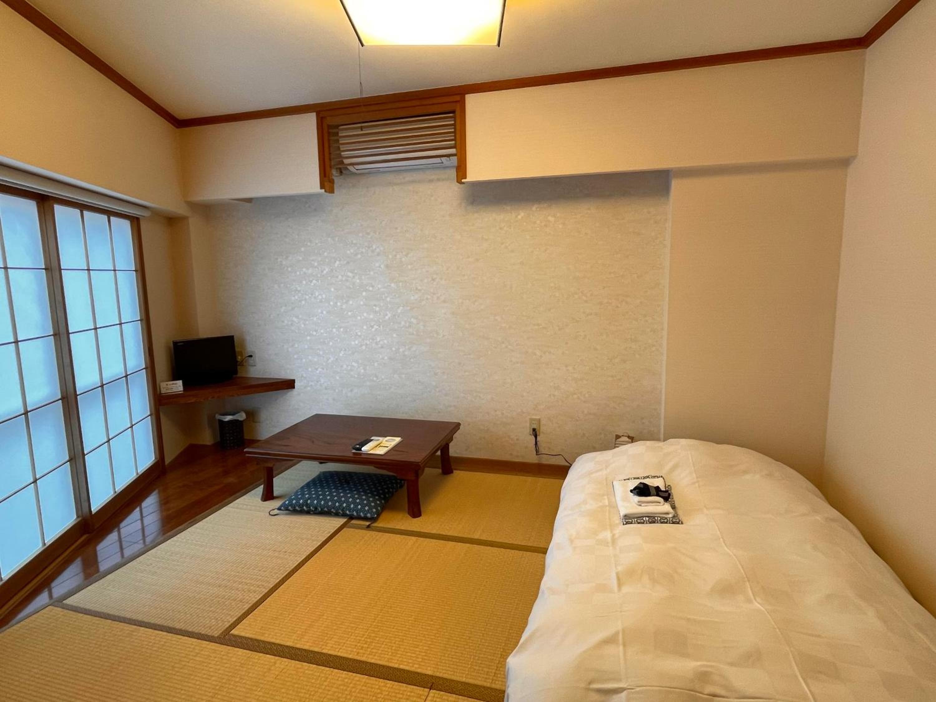 Japanese-Style Twin Room photo 2