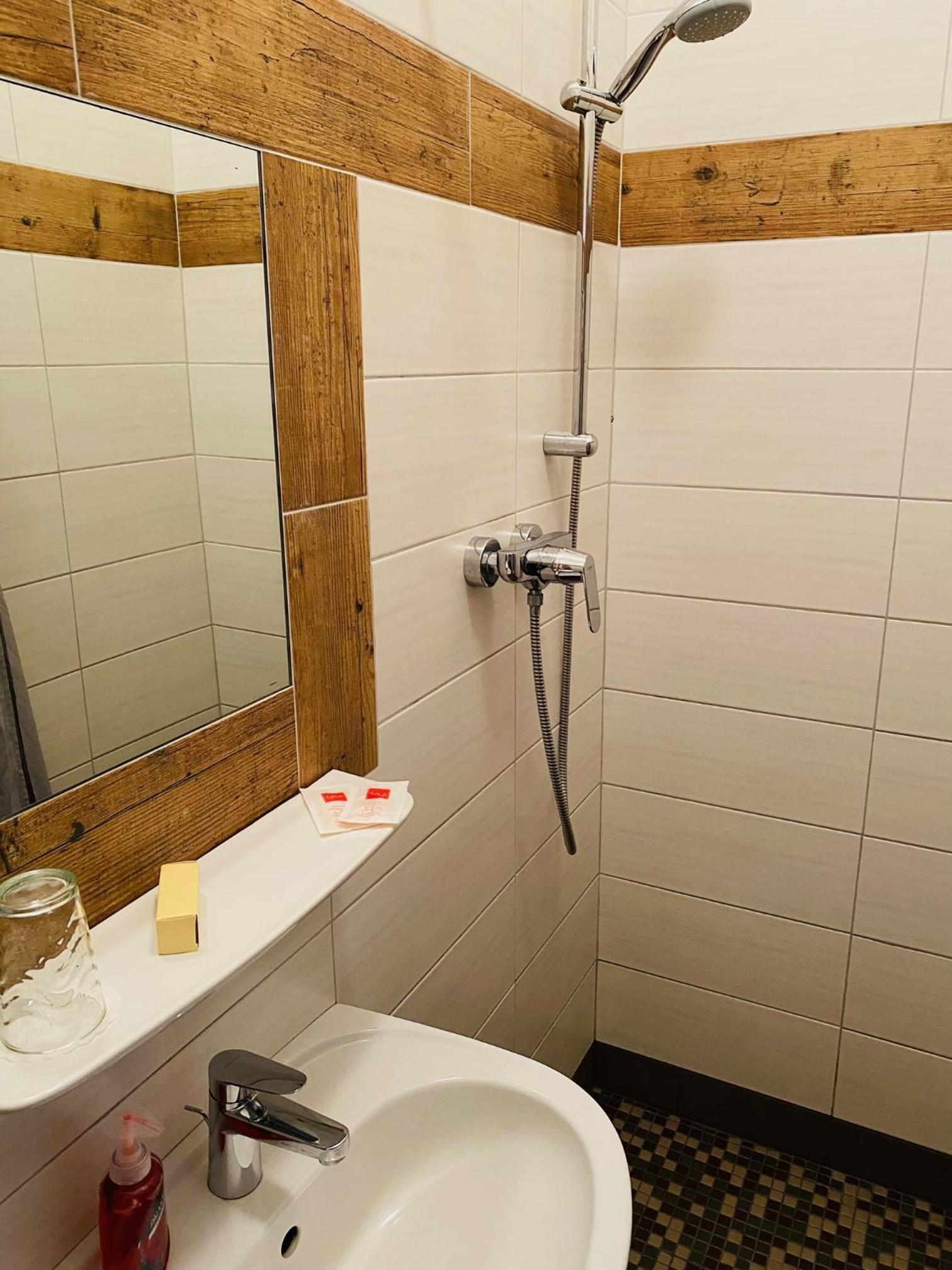 Double Room with Private Bathroom photo 3