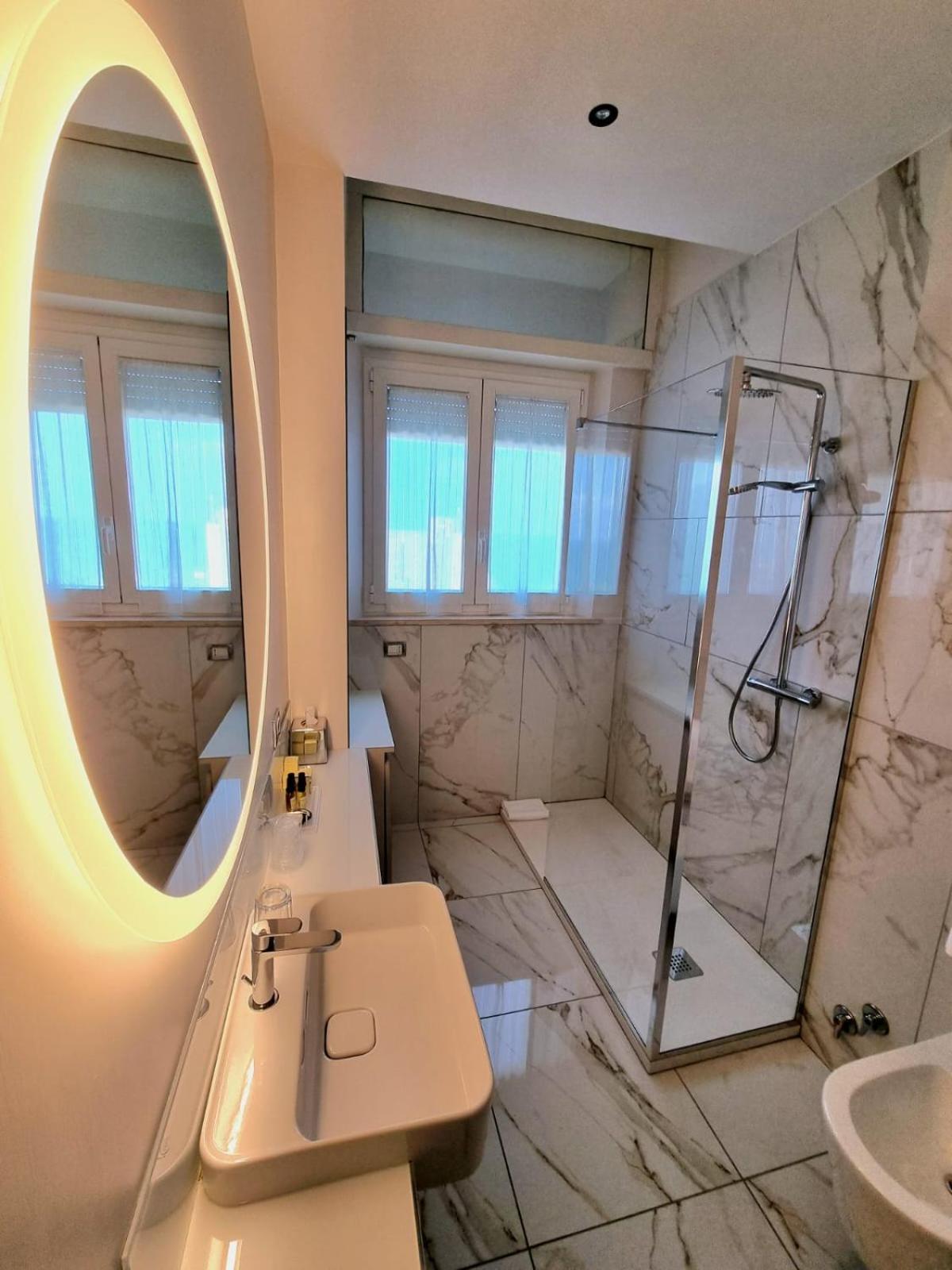 Double Room with Sea View (Single use) photo 2