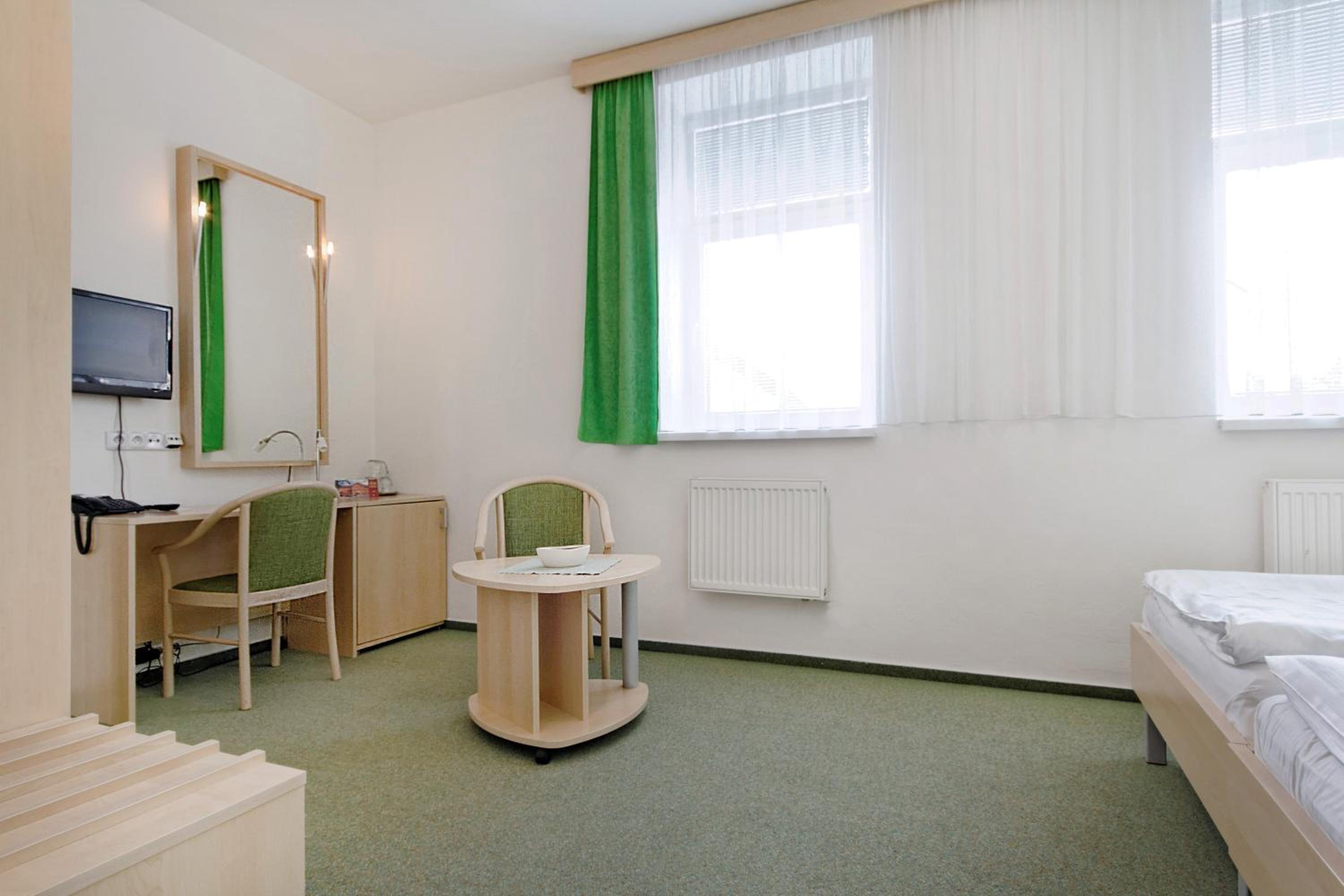 Double or Twin Room - Photo 7