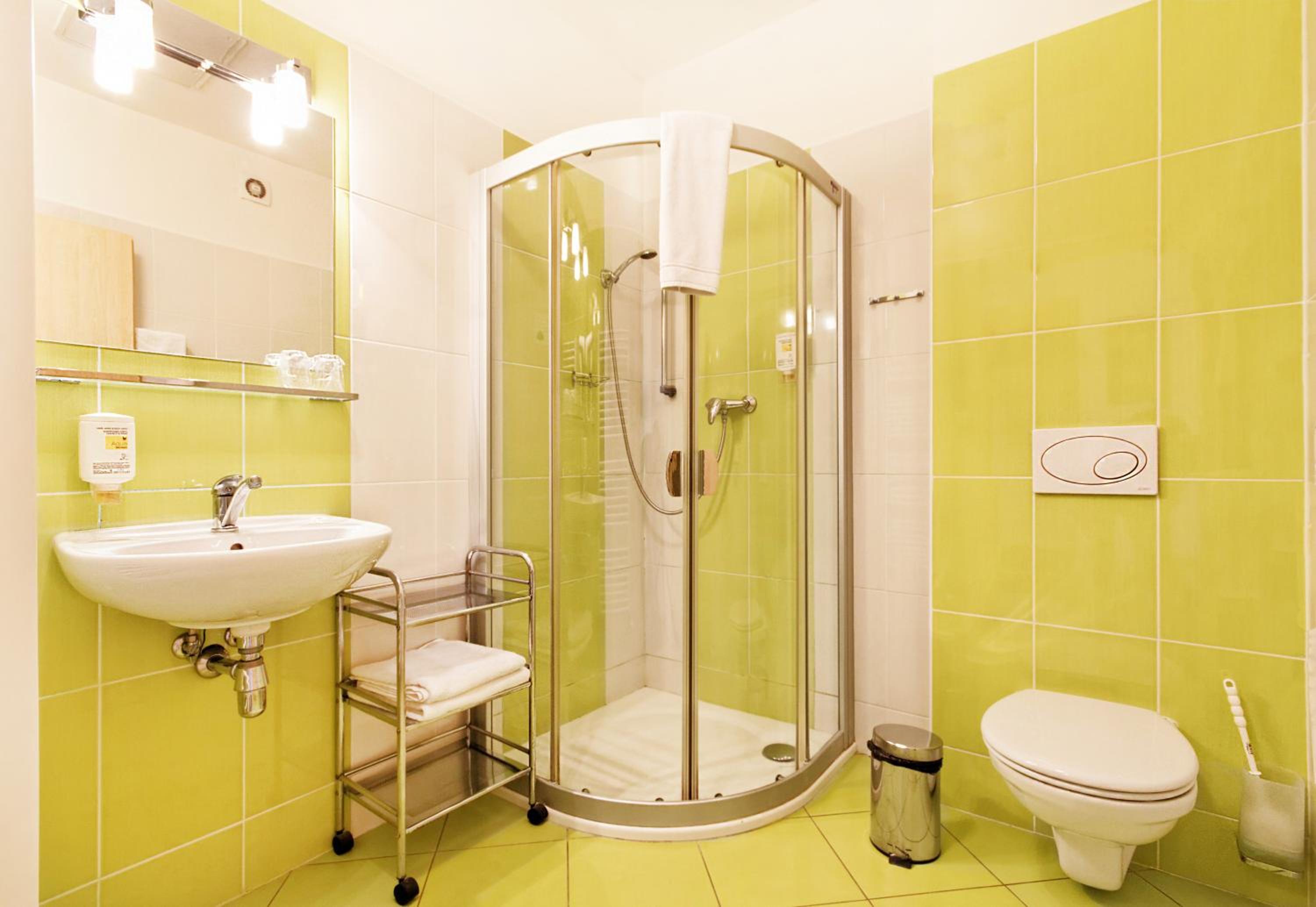 Double or Twin Room - Photo 3