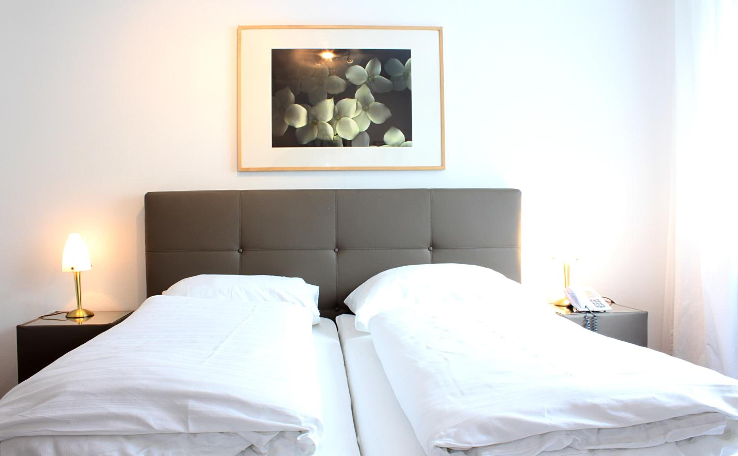 Budget Double Room - Photo 2